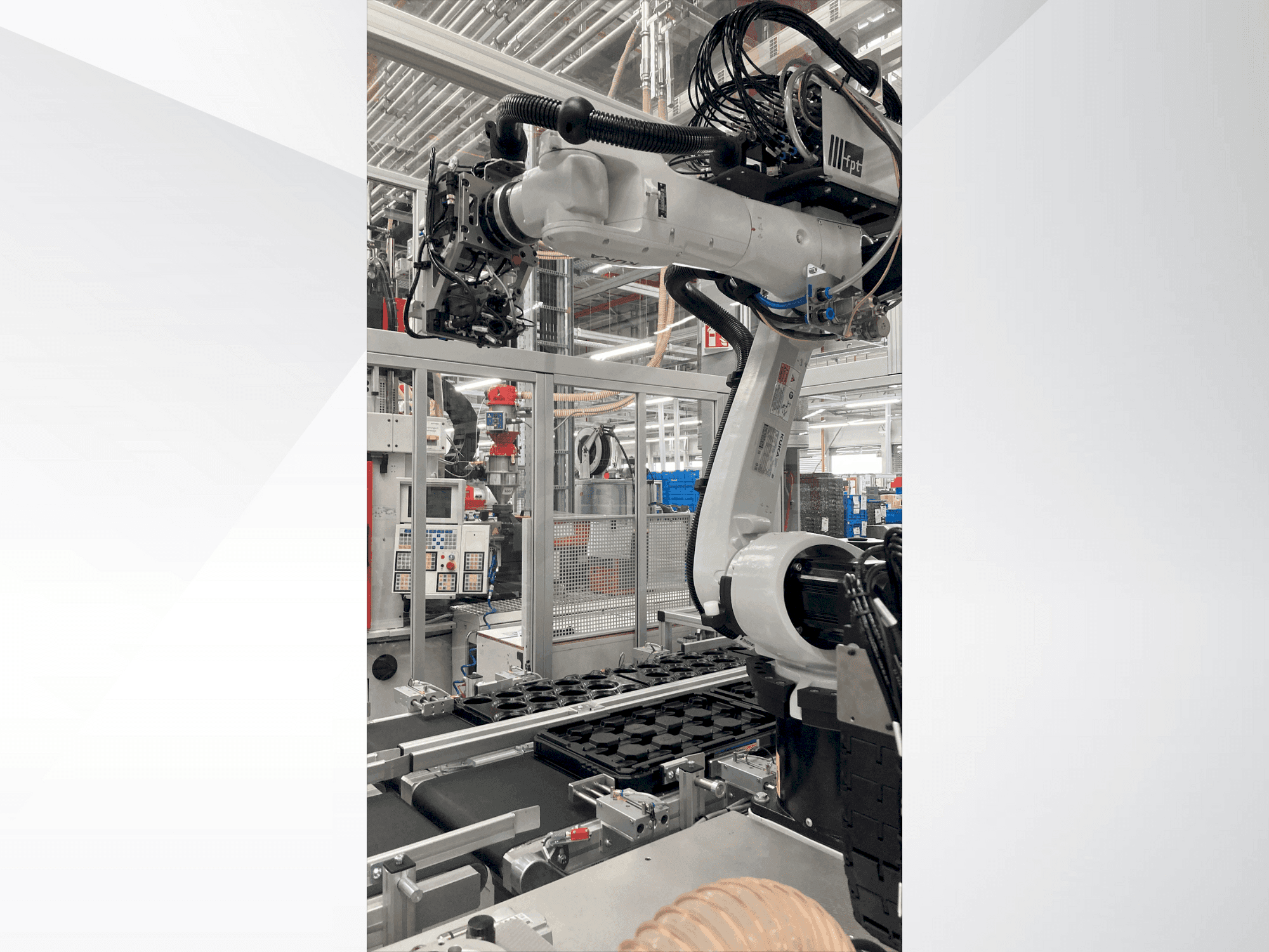 Prikaz stroja KUKA KR 10 R1440-2 sprijeda