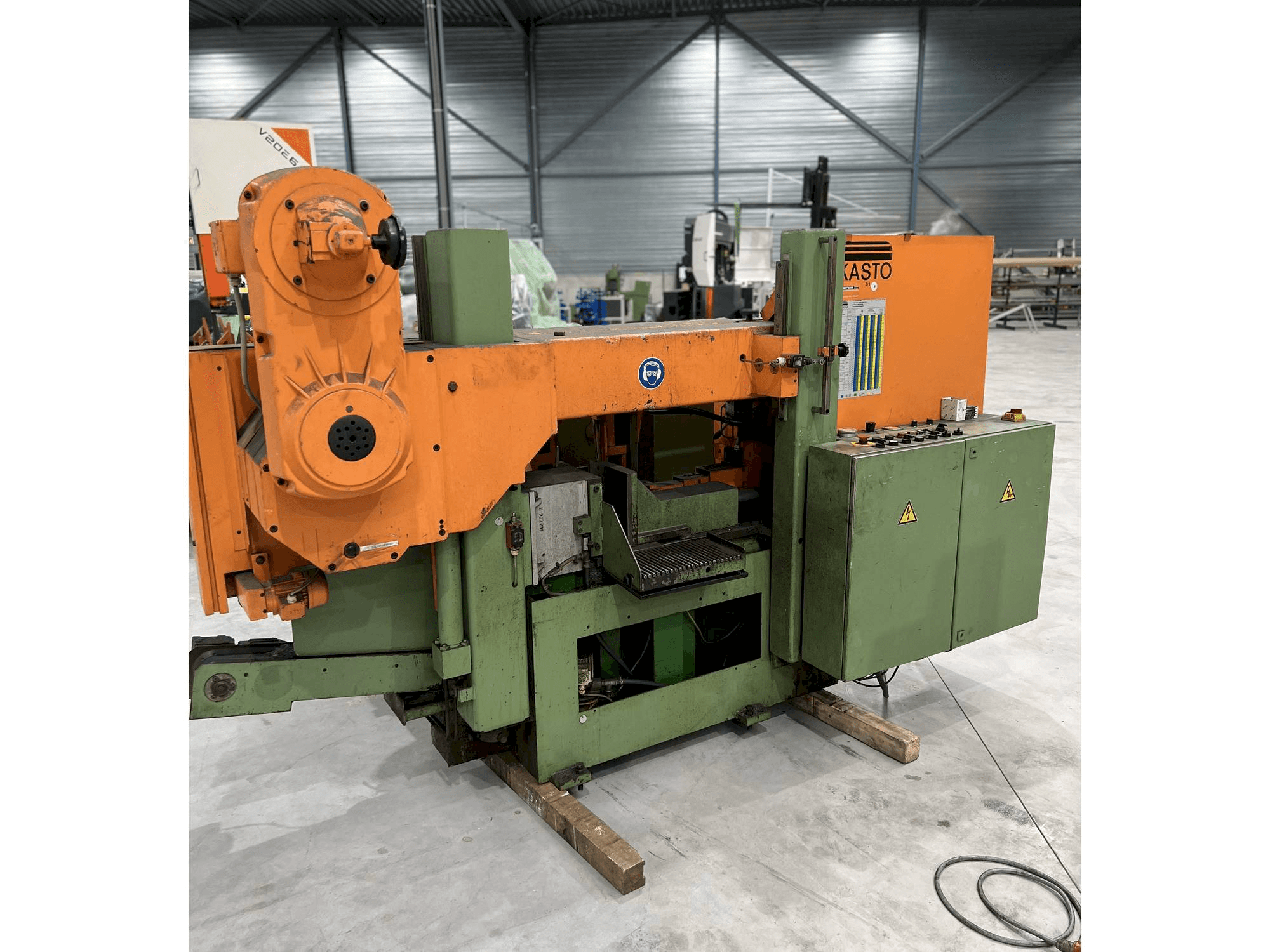 Prikaz stroja KASTO HBA 360 AU sprijeda