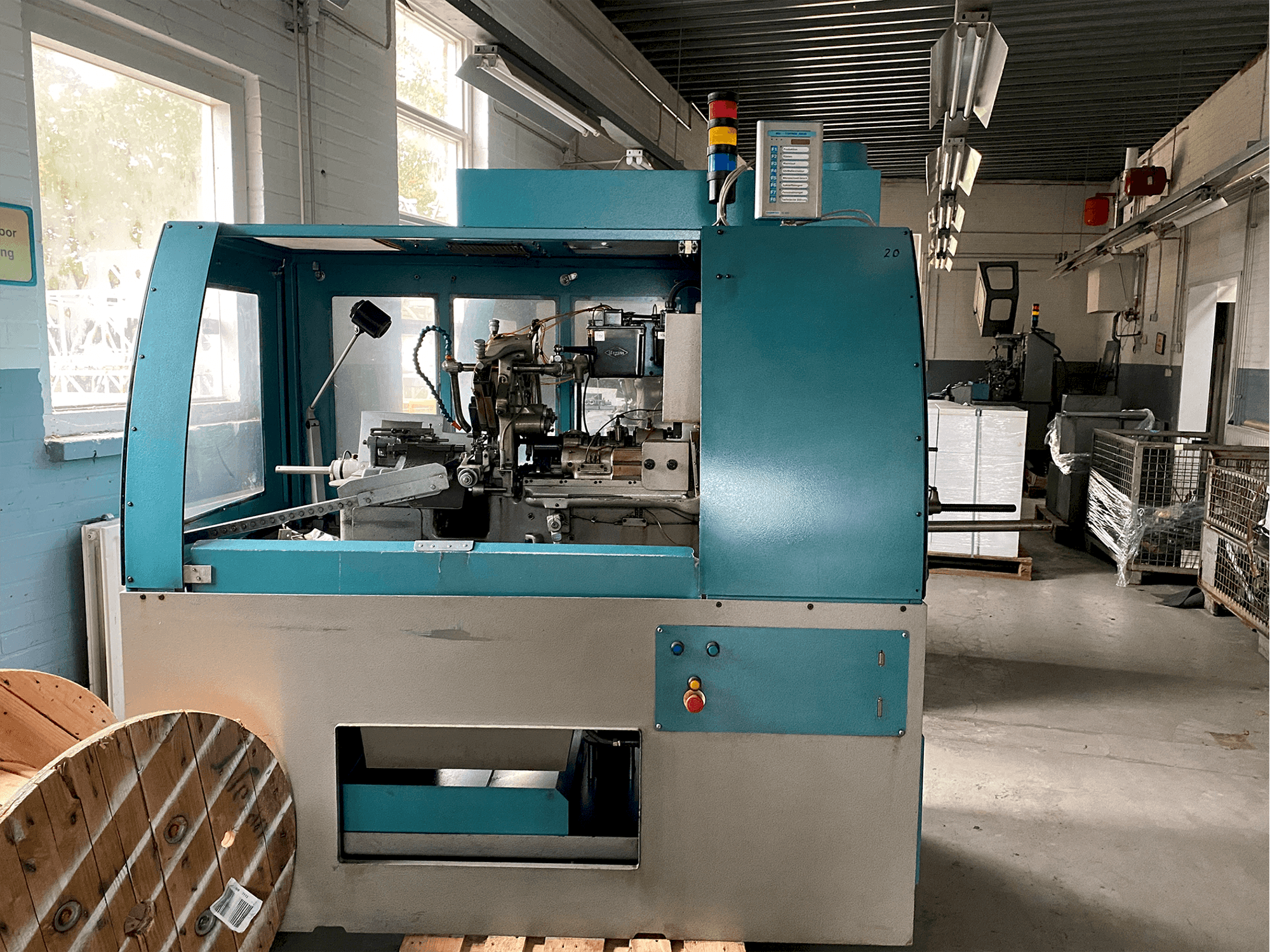 Prikaz stroja Tornos-Bechler NAT-125 vario sprijeda