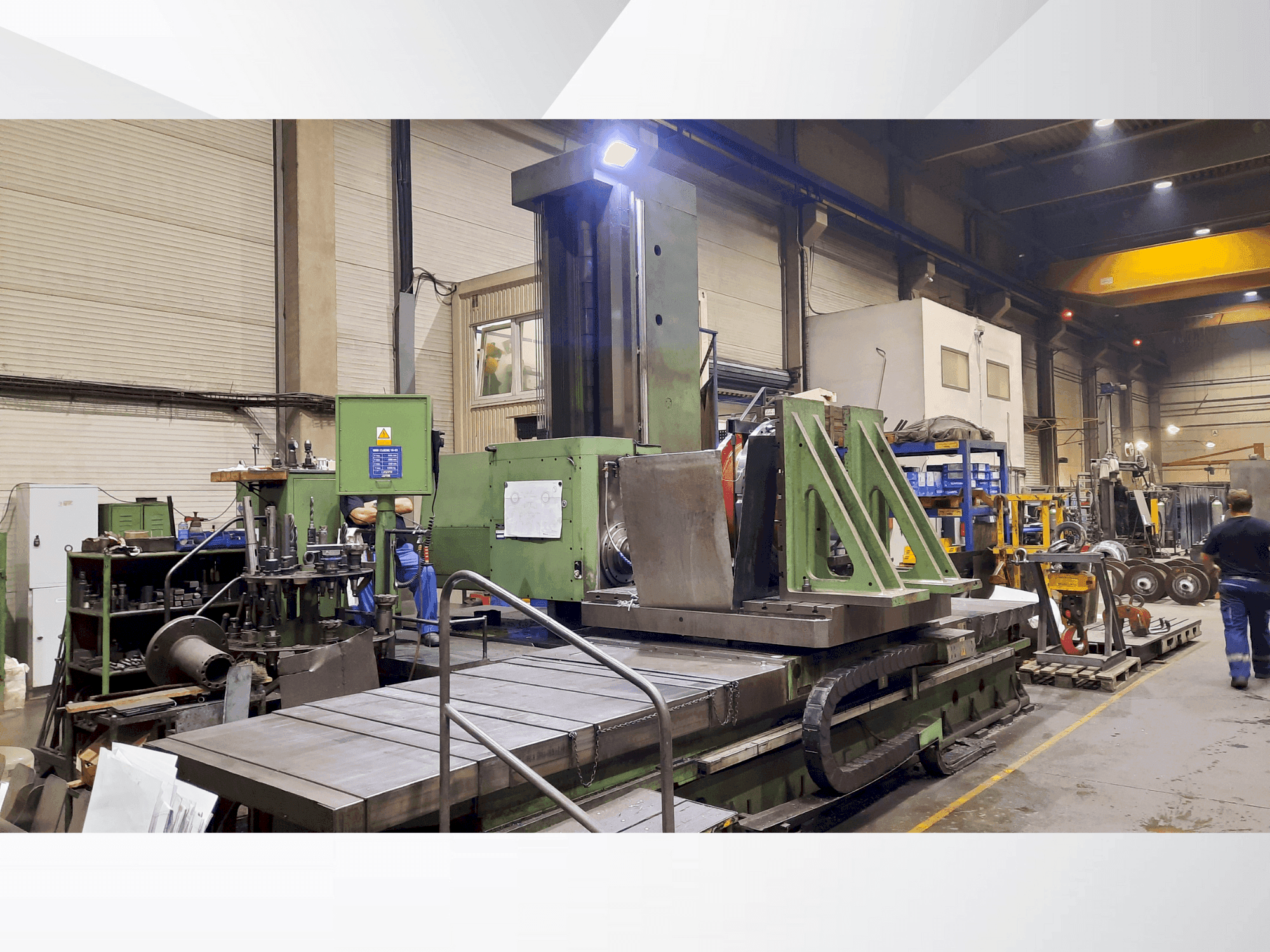 Prikaz stroja TOS WHN 13.8 CNC sprijeda