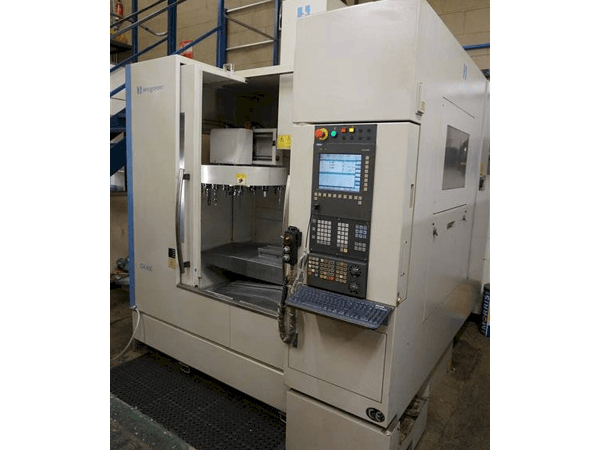 Prikaz stroja Bridgeport GX 600 sprijeda