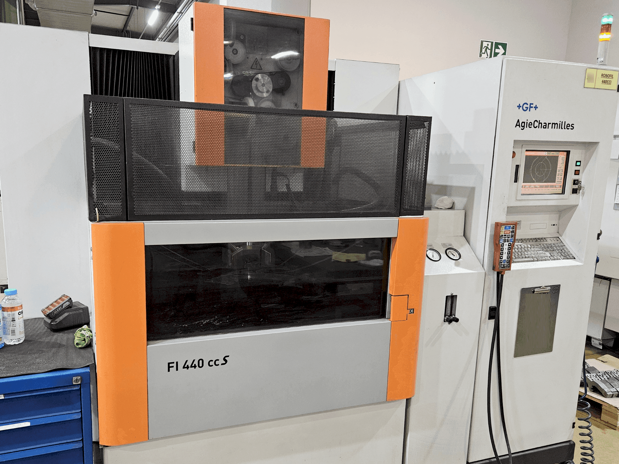 Prikaz stroja AgieCharmilles Robofil 440 CCS sprijeda