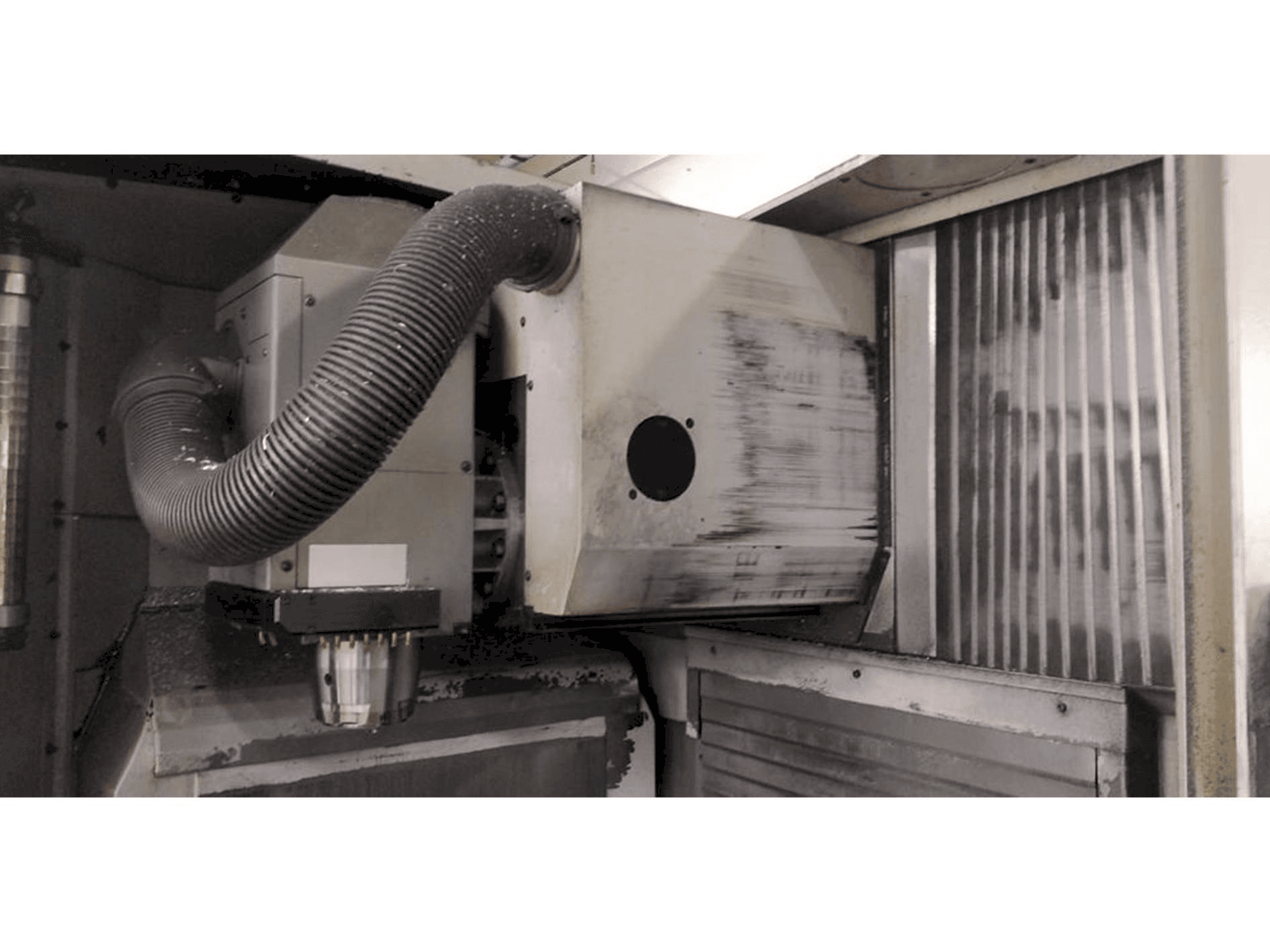 Prikaz stroja DECKEL MAHO (DMG) Type DMU 60 T sprijeda