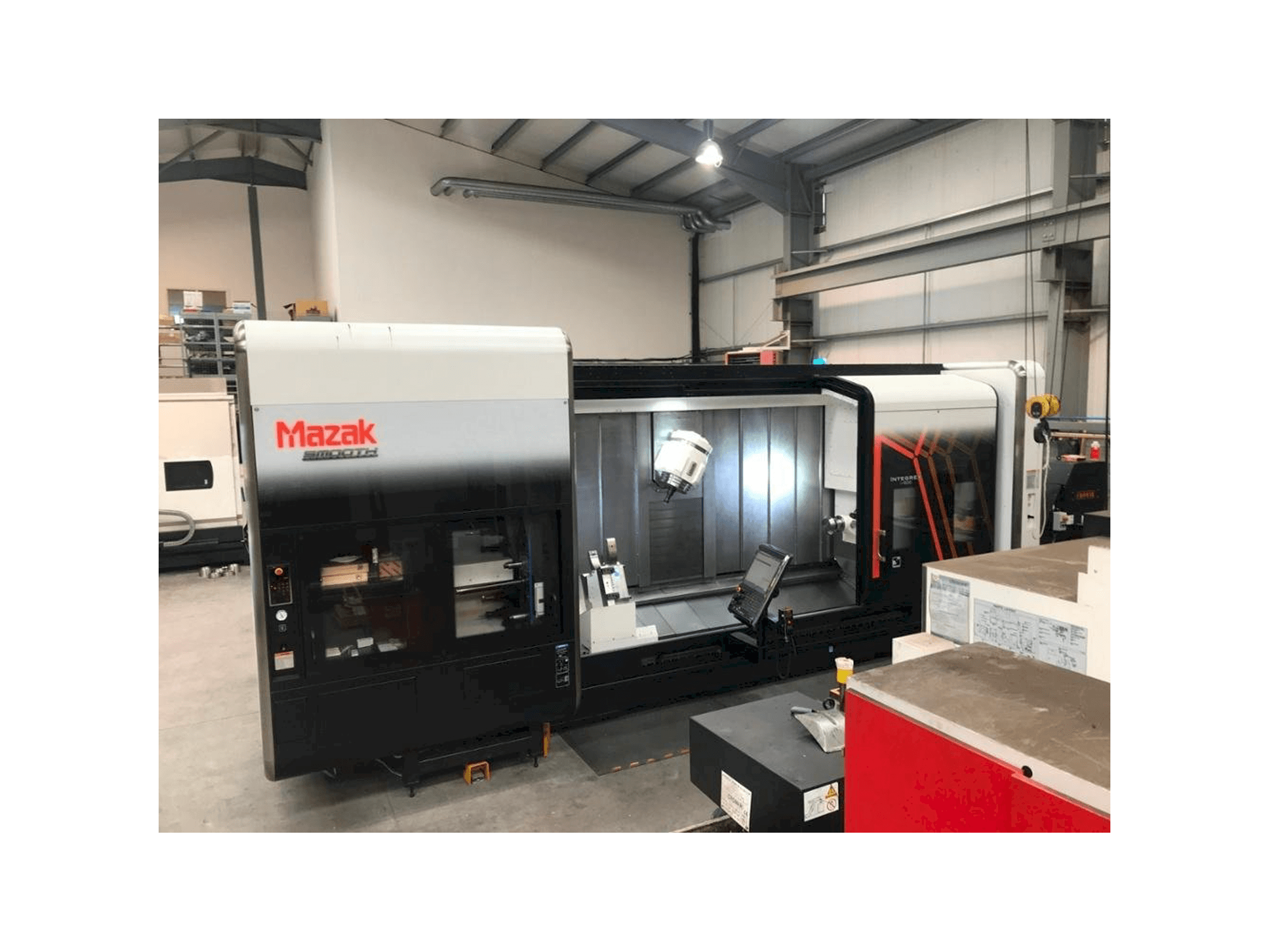Prikaz stroja Mazak INTEGREX i-500 sprijeda