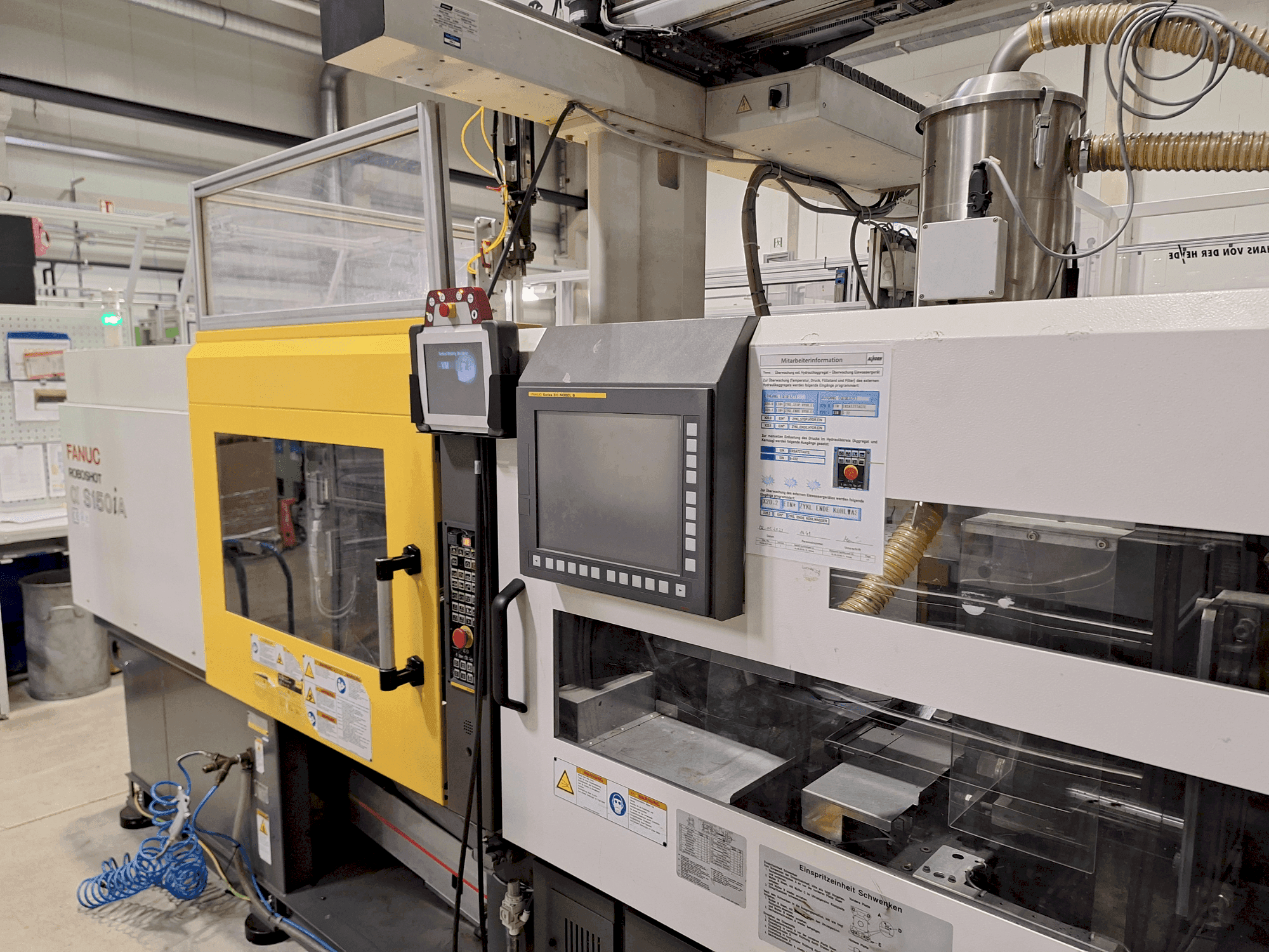 Prikaz stroja FANUC Roboshot S150iA sprijeda