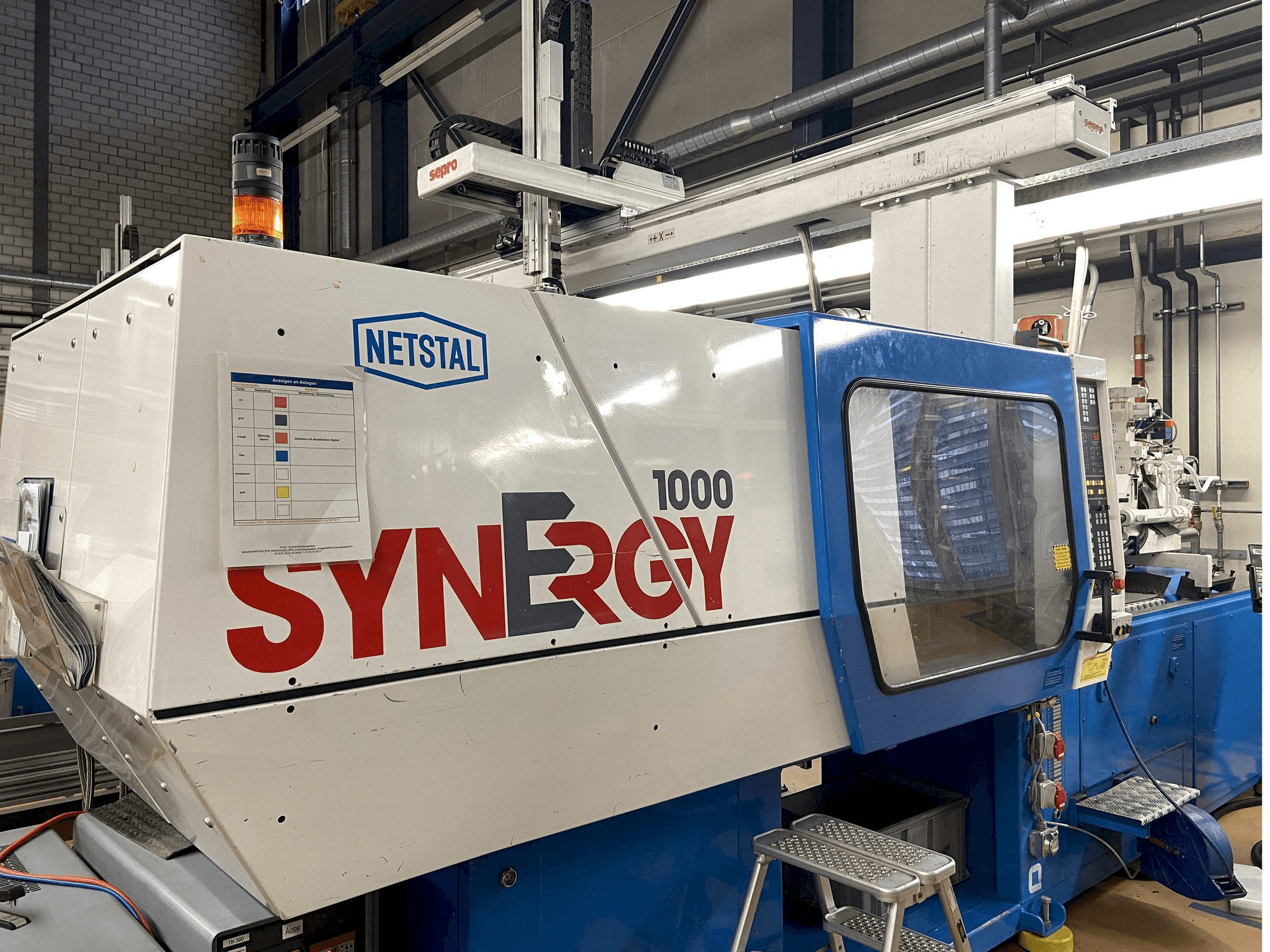 Prikaz stroja Netstal SYNERGY 1000-230 sprijeda
