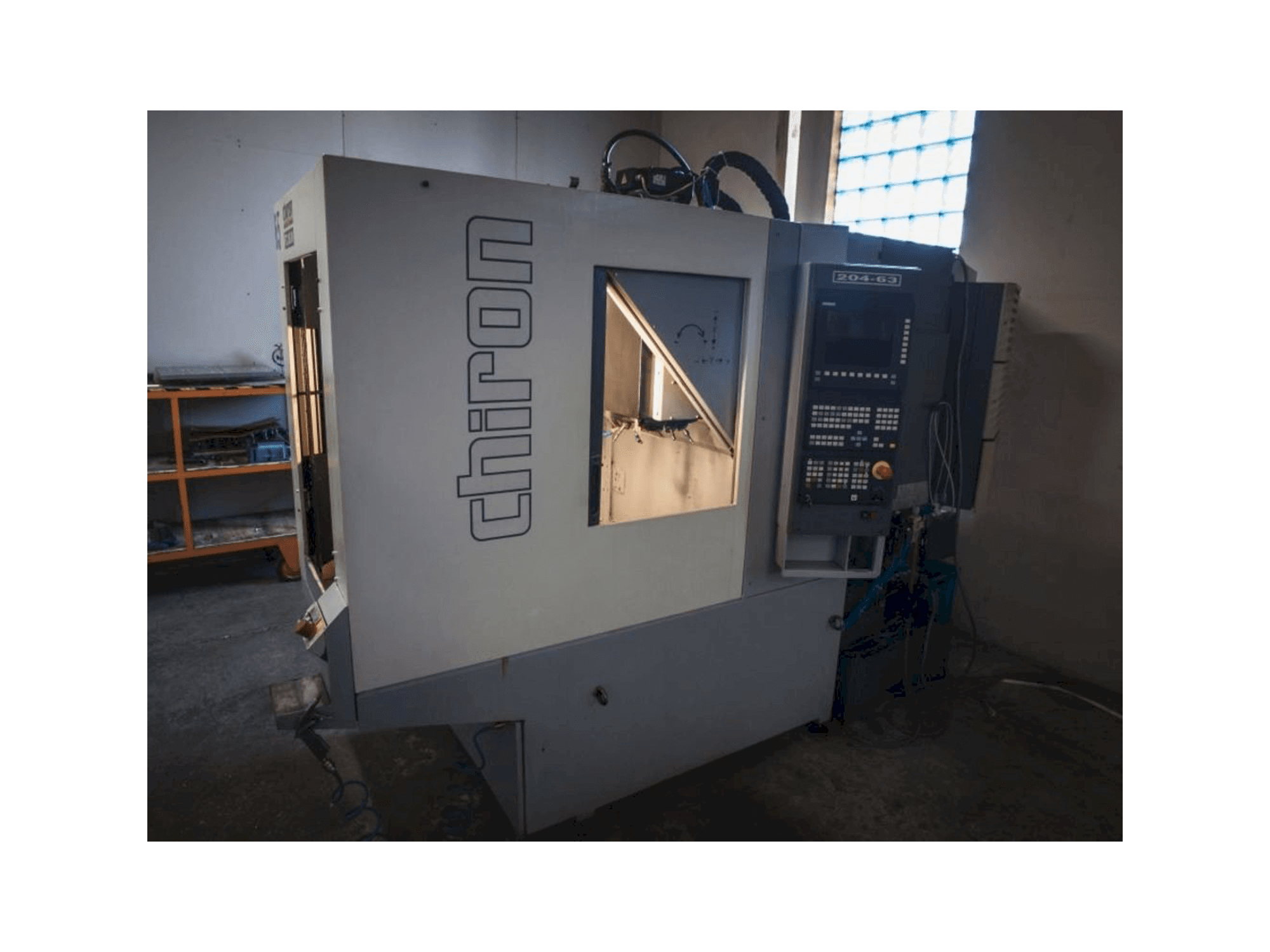 Prikaz stroja CHIRON FZ 08 W sprijeda