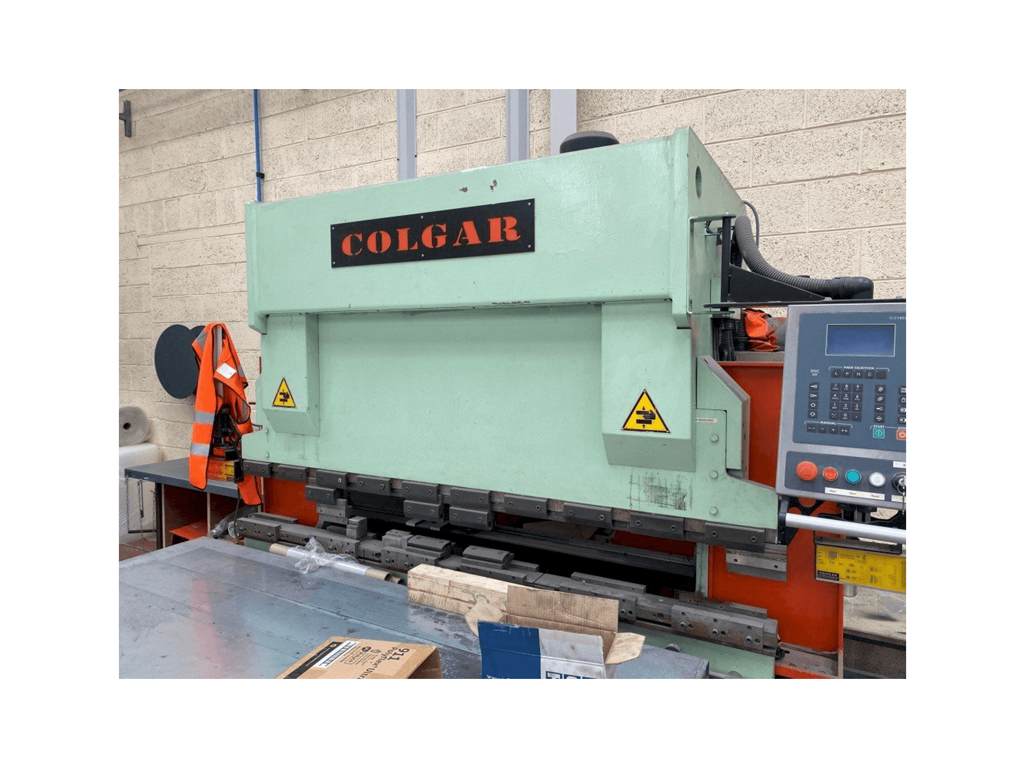 Prikaz stroja Colgar PI 316/21 sprijeda