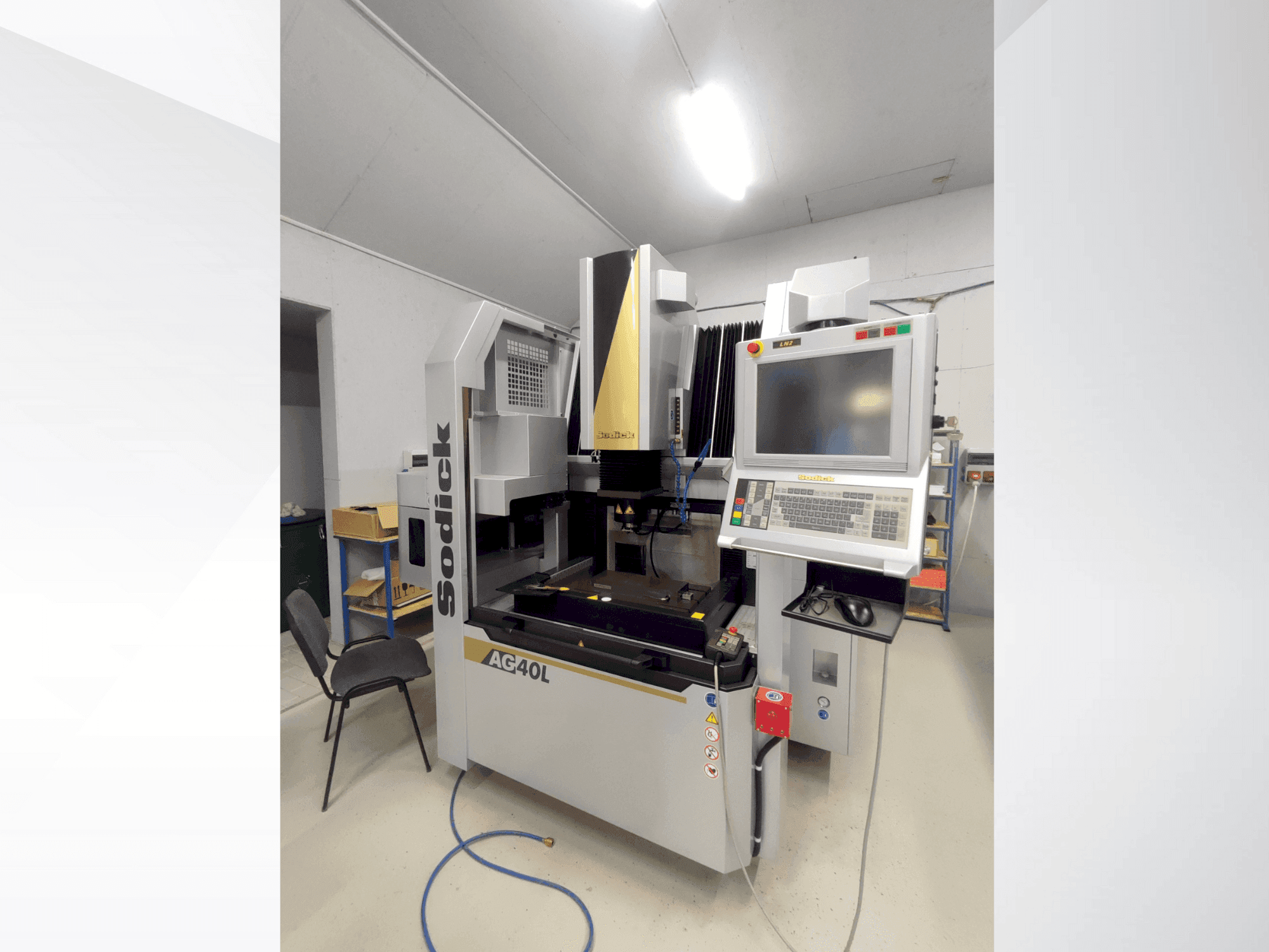 Prikaz stroja Sodick AG40L sprijeda