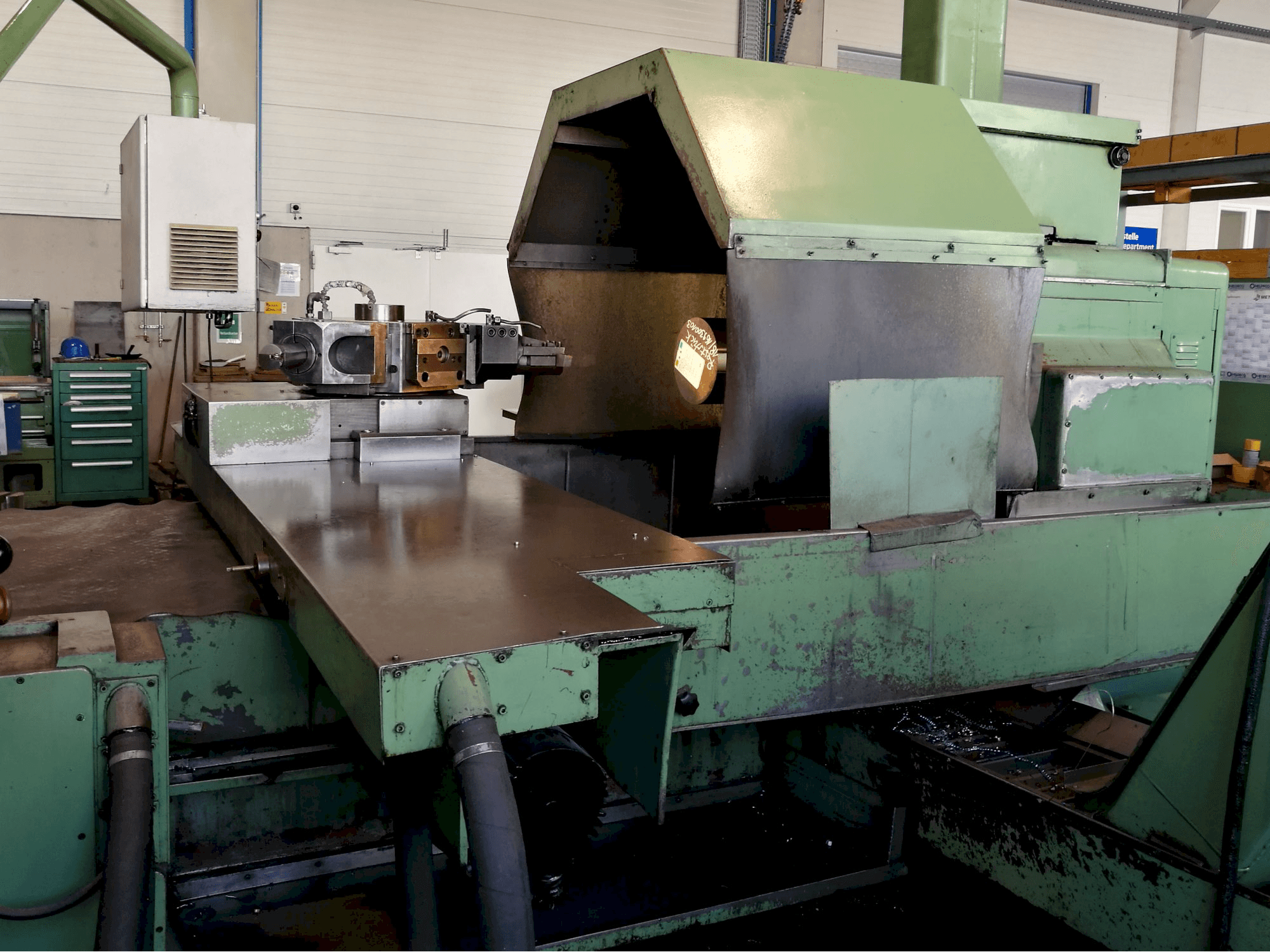 Prikaz desne strane stroja HEID DF NCC 1000