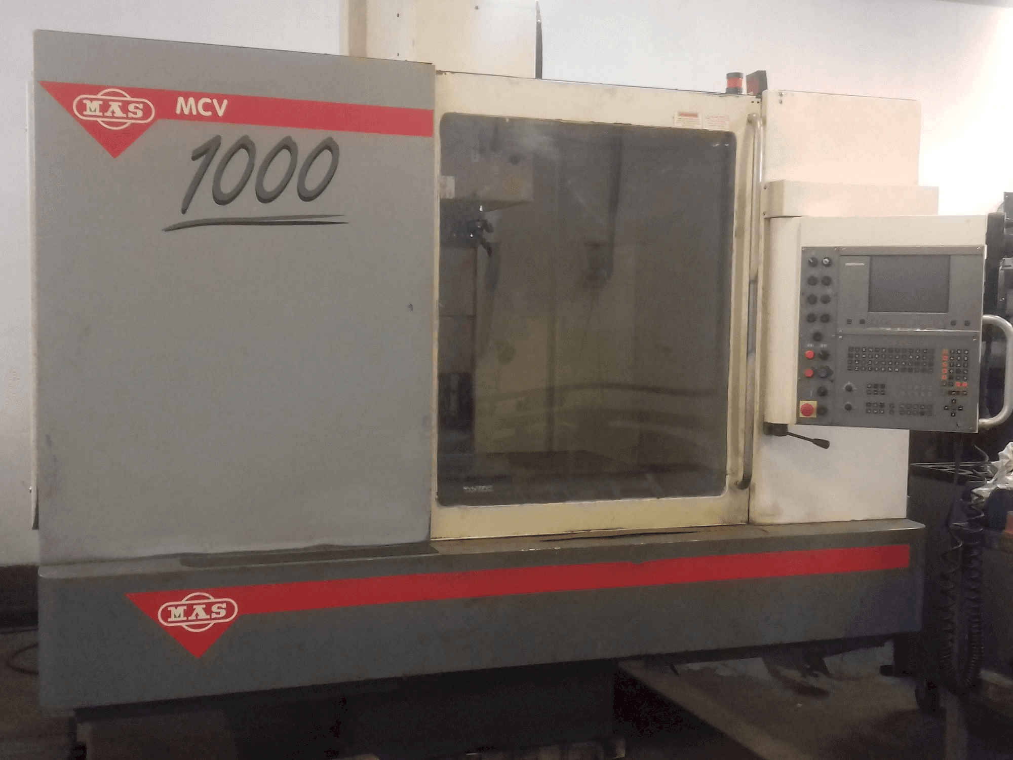 Prikaz stroja KOVOSVIT MAS MCV 1000 CNC sprijeda