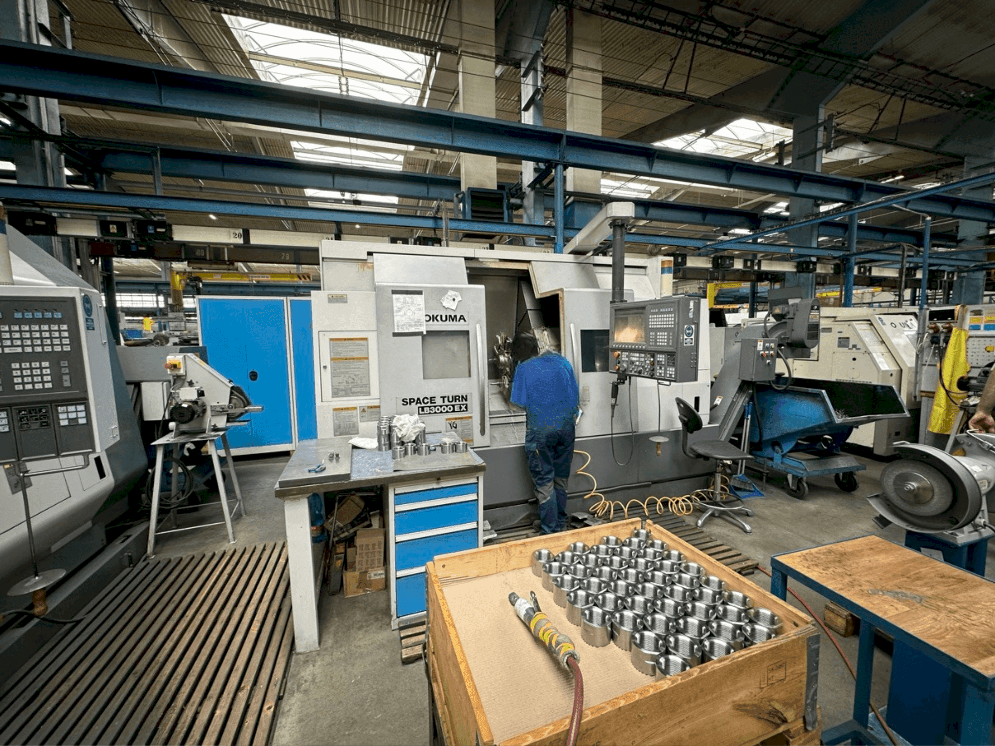 Prikaz stroja Okuma LB 3000 MY sprijeda