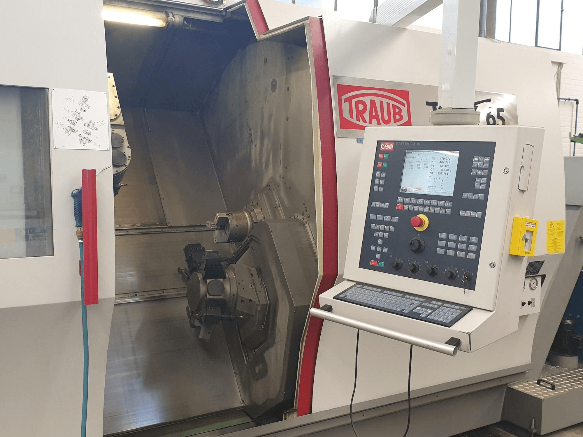 Prikaz stroja TRAUB TNX 65 sprijeda