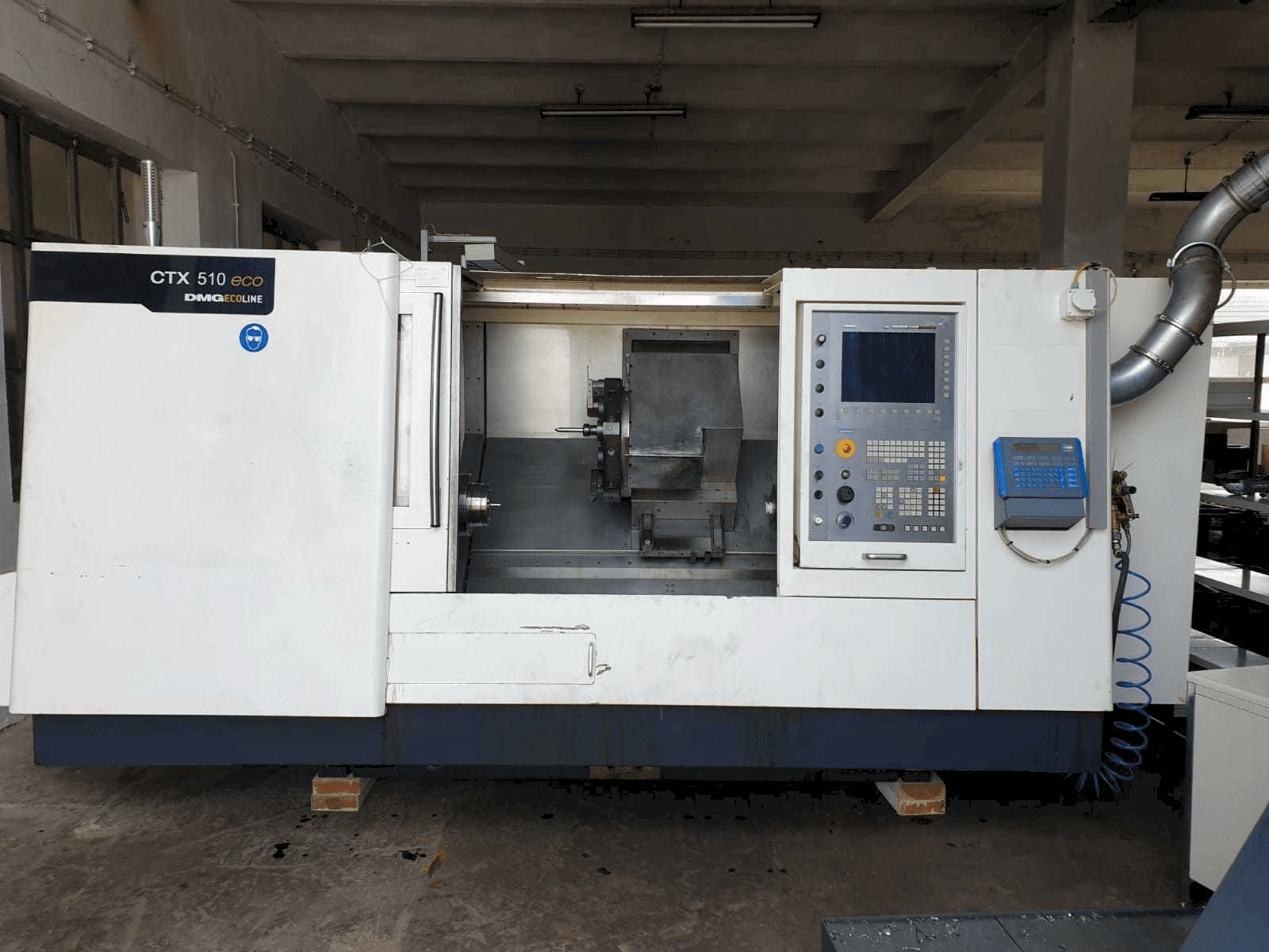 Prikaz stroja DMG MORI CTX510 eco V3 sprijeda