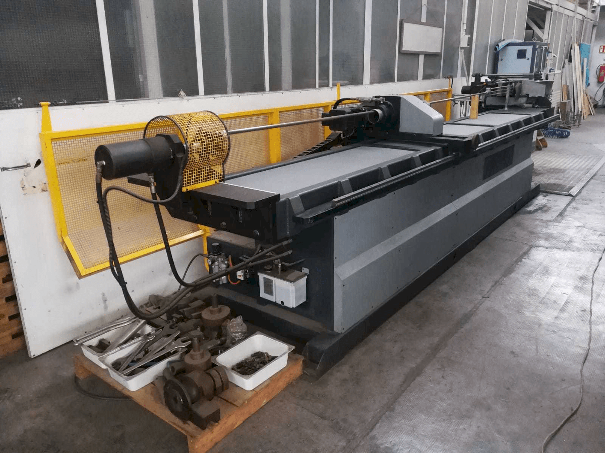 Prikaz stroja MACRI EURO 80 CN3PC sprijeda