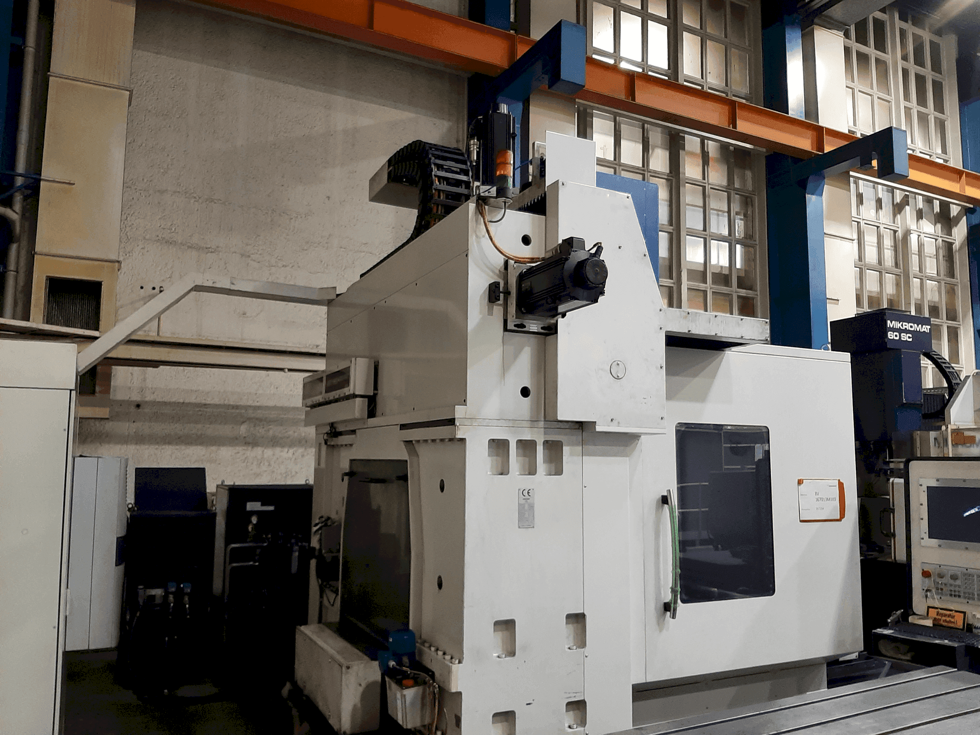 Prikaz stroja MIKROMAT 8V sprijeda