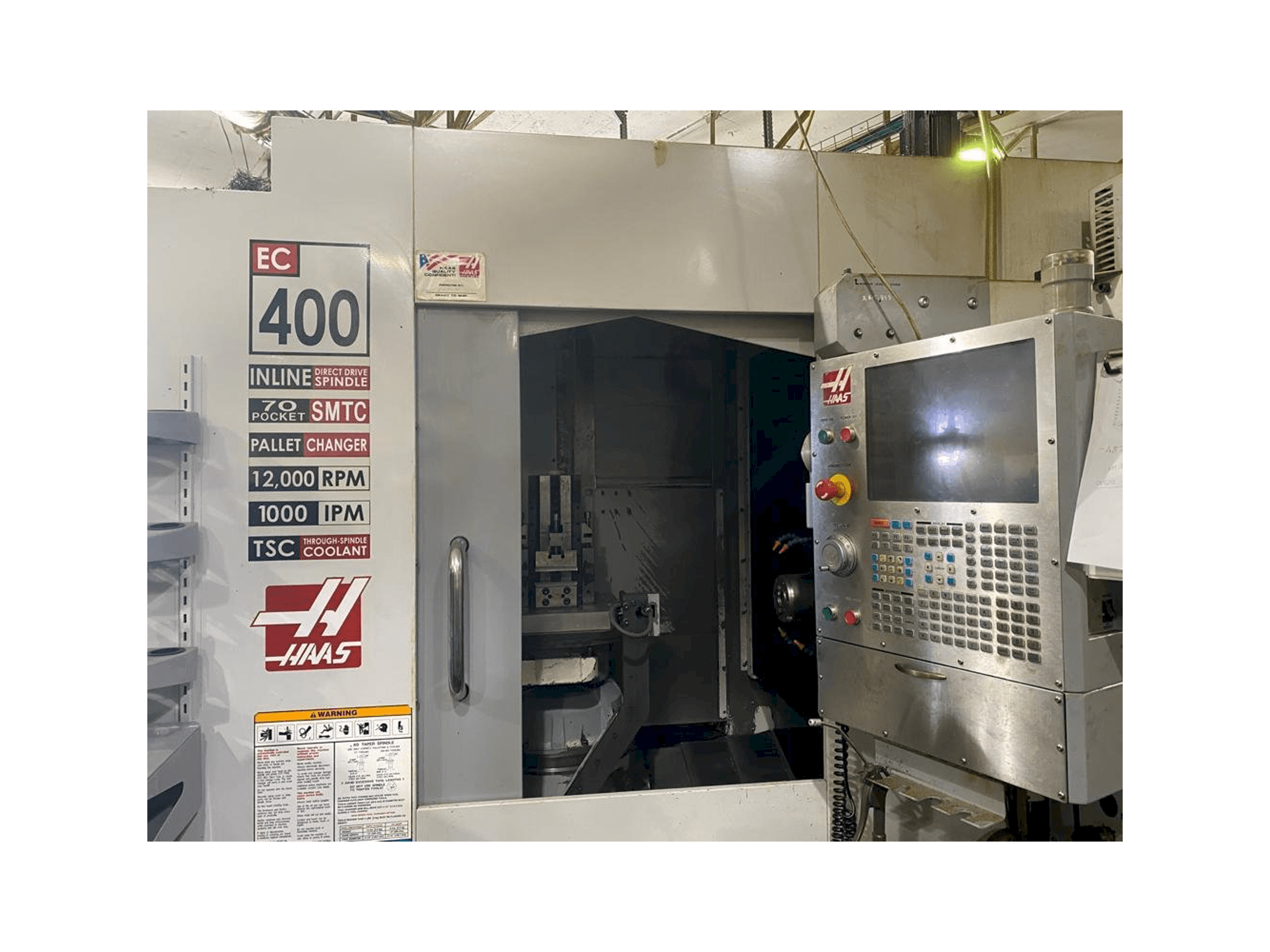 Prikaz stroja HAAS EC-400 sprijeda