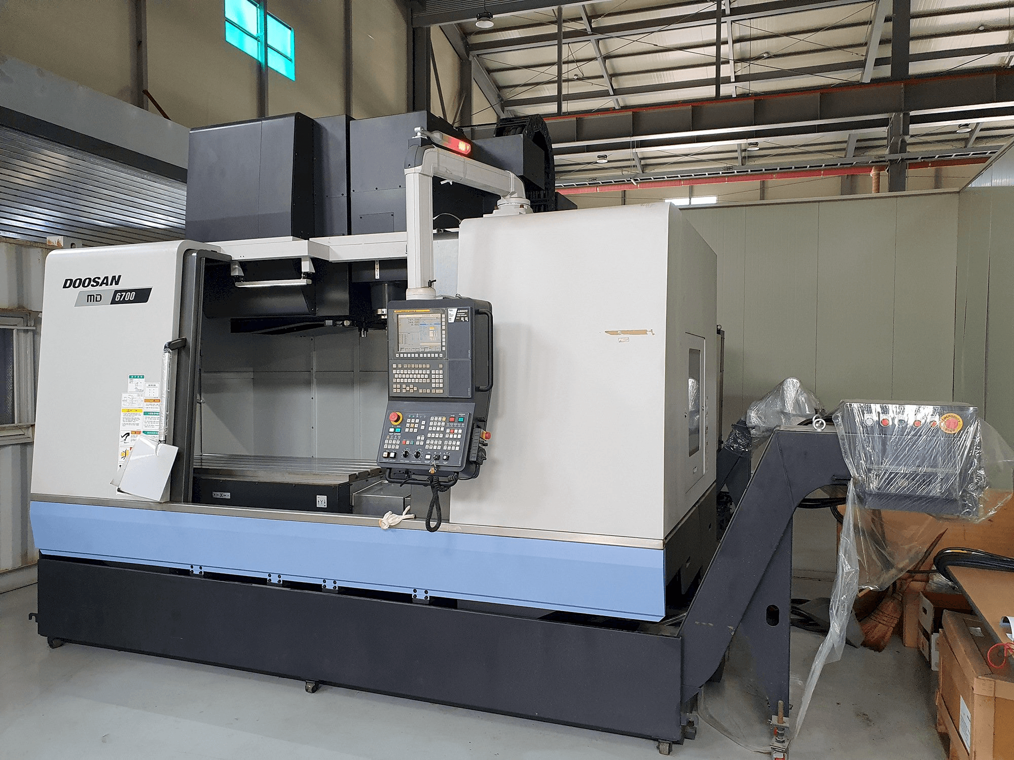 Prikaz stroja Doosan MD6700 sprijeda