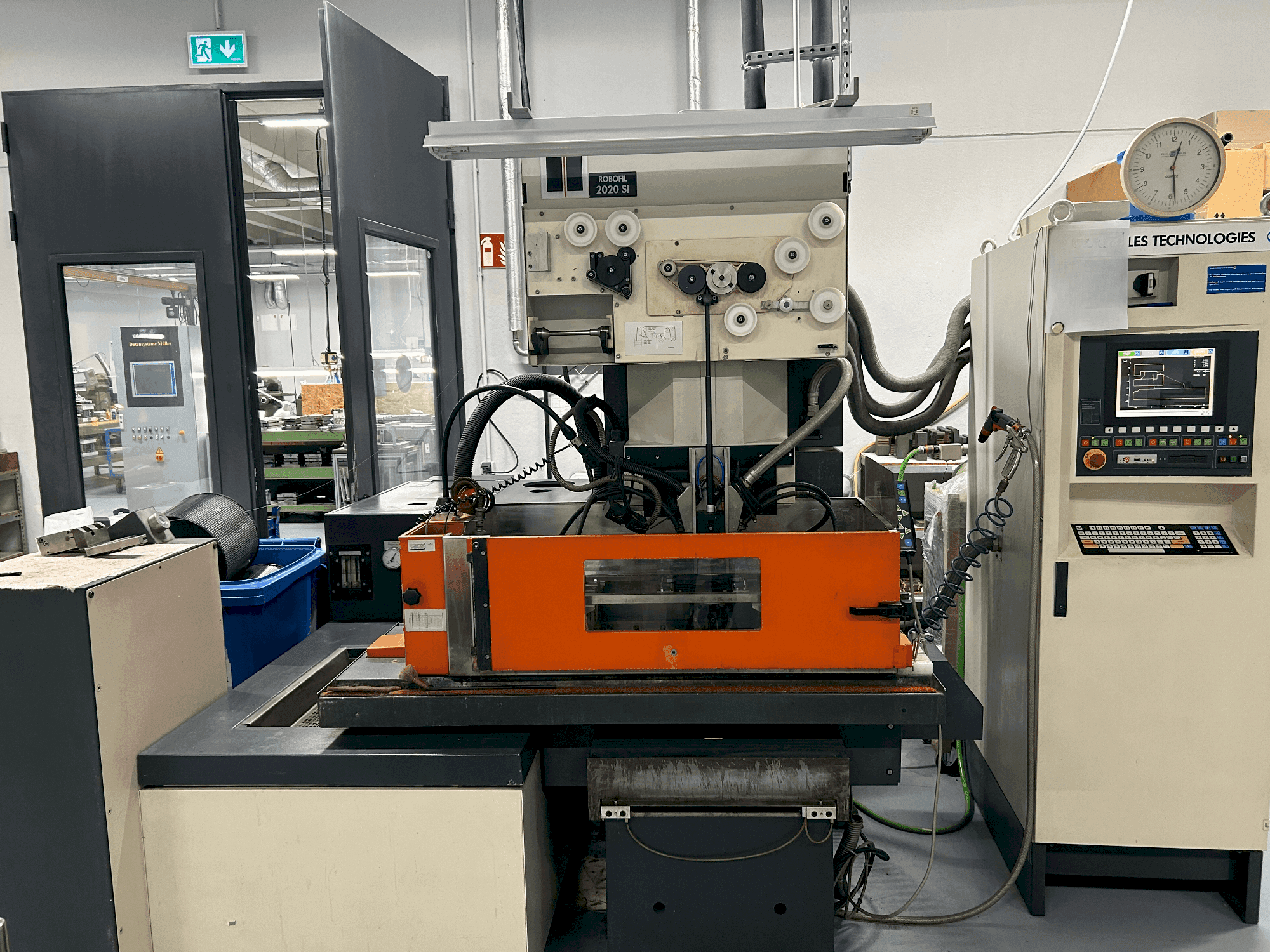 Prikaz stroja CHARMILLES ROBOFIL 2020 SI sprijeda