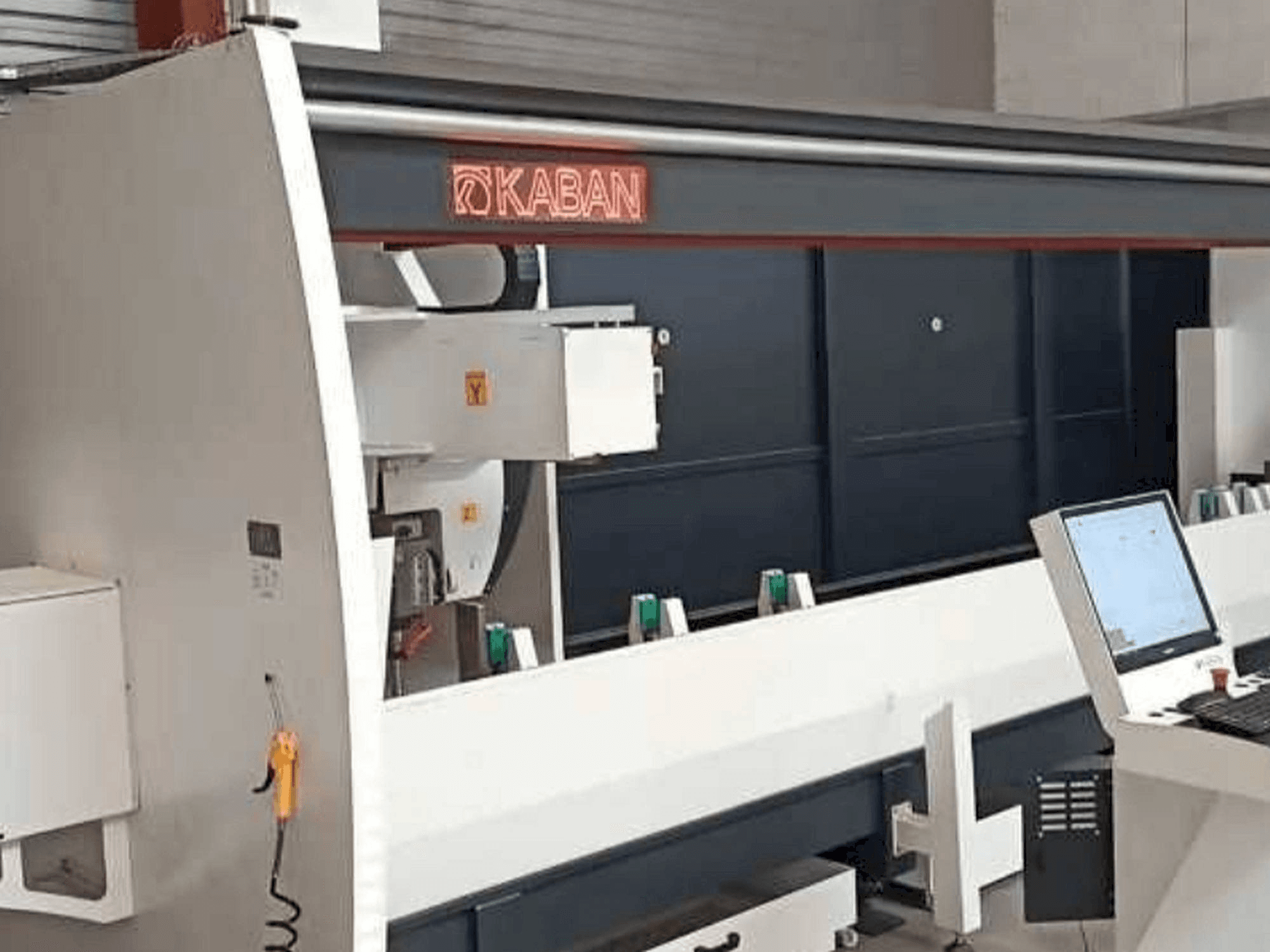 Prikaz stroja KABAN ZC4035 sprijeda
