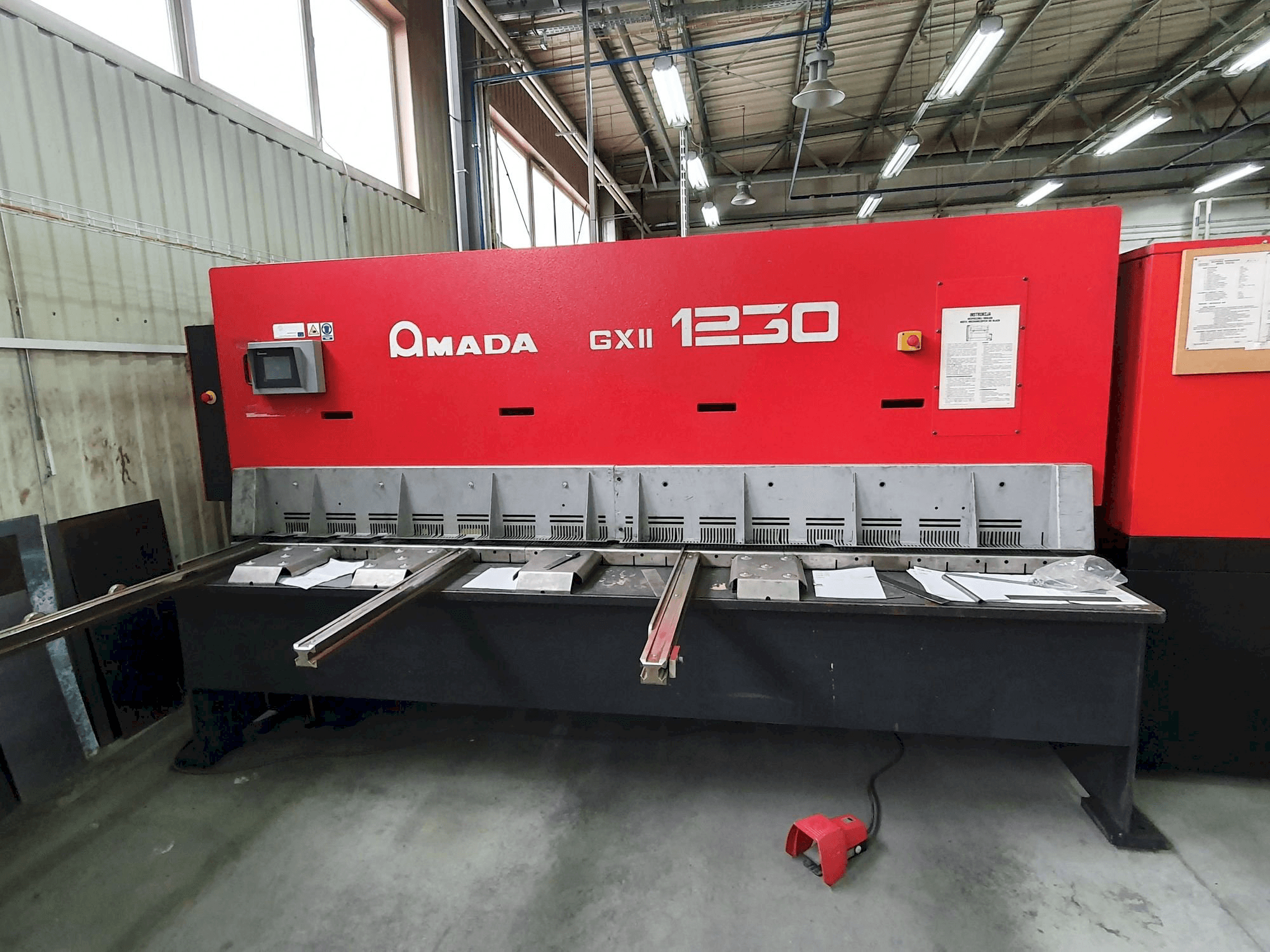 Prikaz stroja AMADA GX II 1230 sprijeda