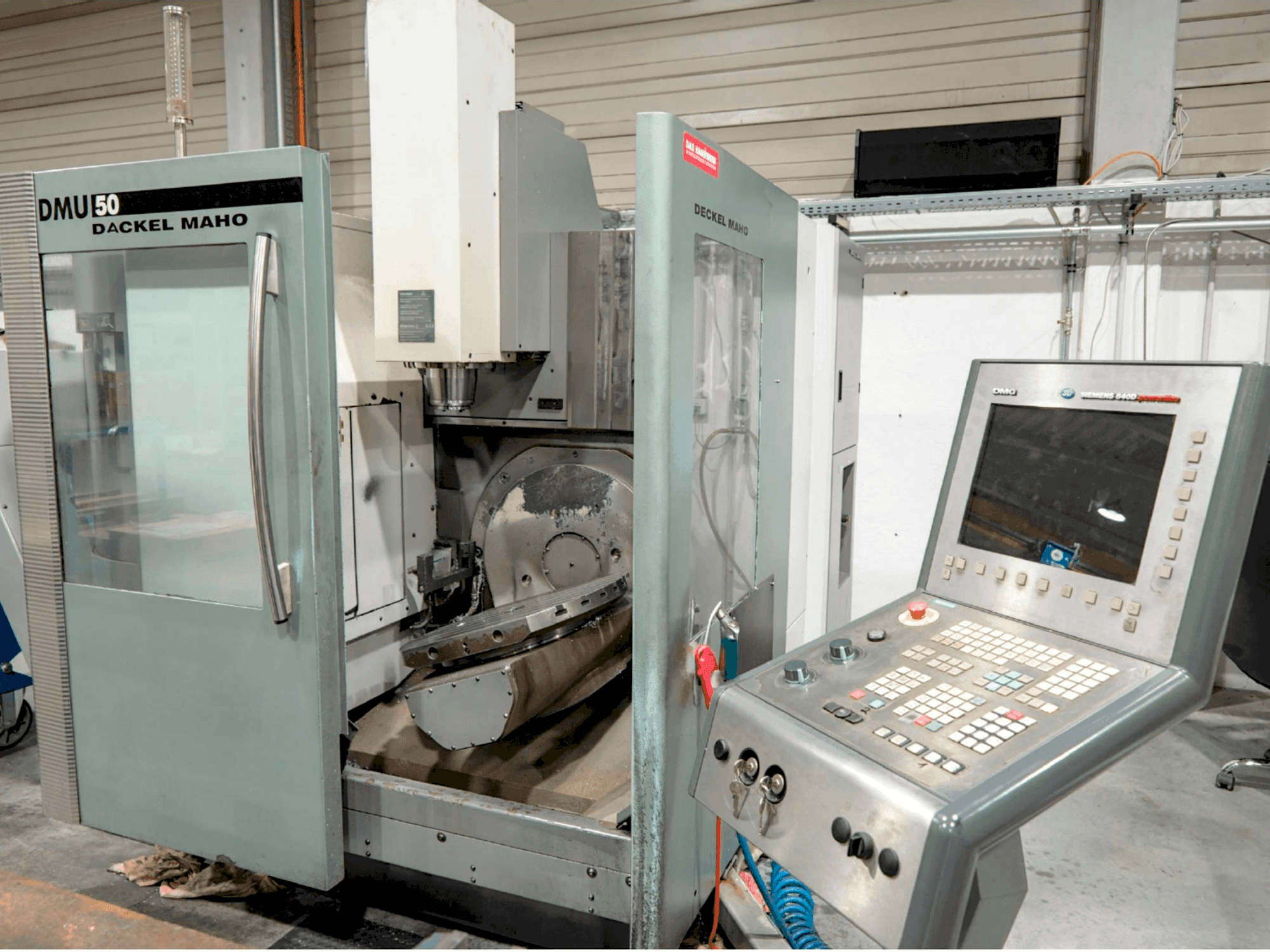 Prikaz stroja DMG DMU 50 sprijeda