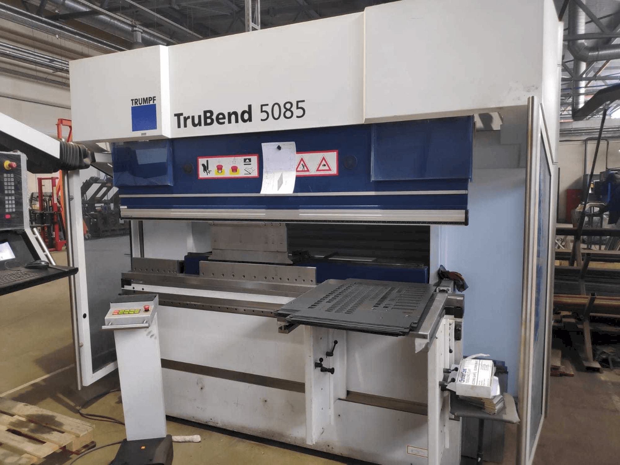 Prikaz stroja Trumpf TruBend 5085 sprijeda