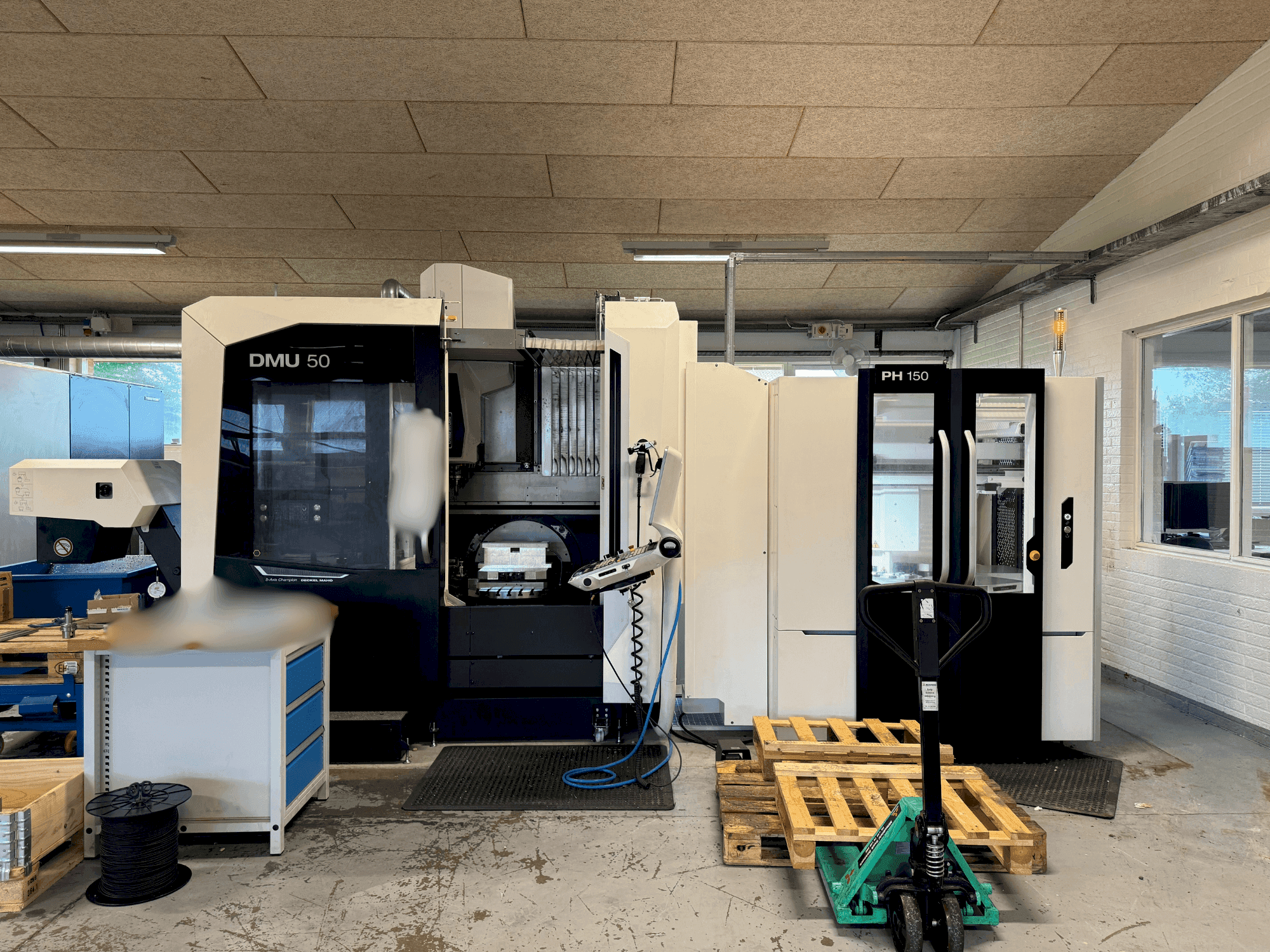 Prikaz stroja DMG MORI DMU 50 + PH 150 sprijeda