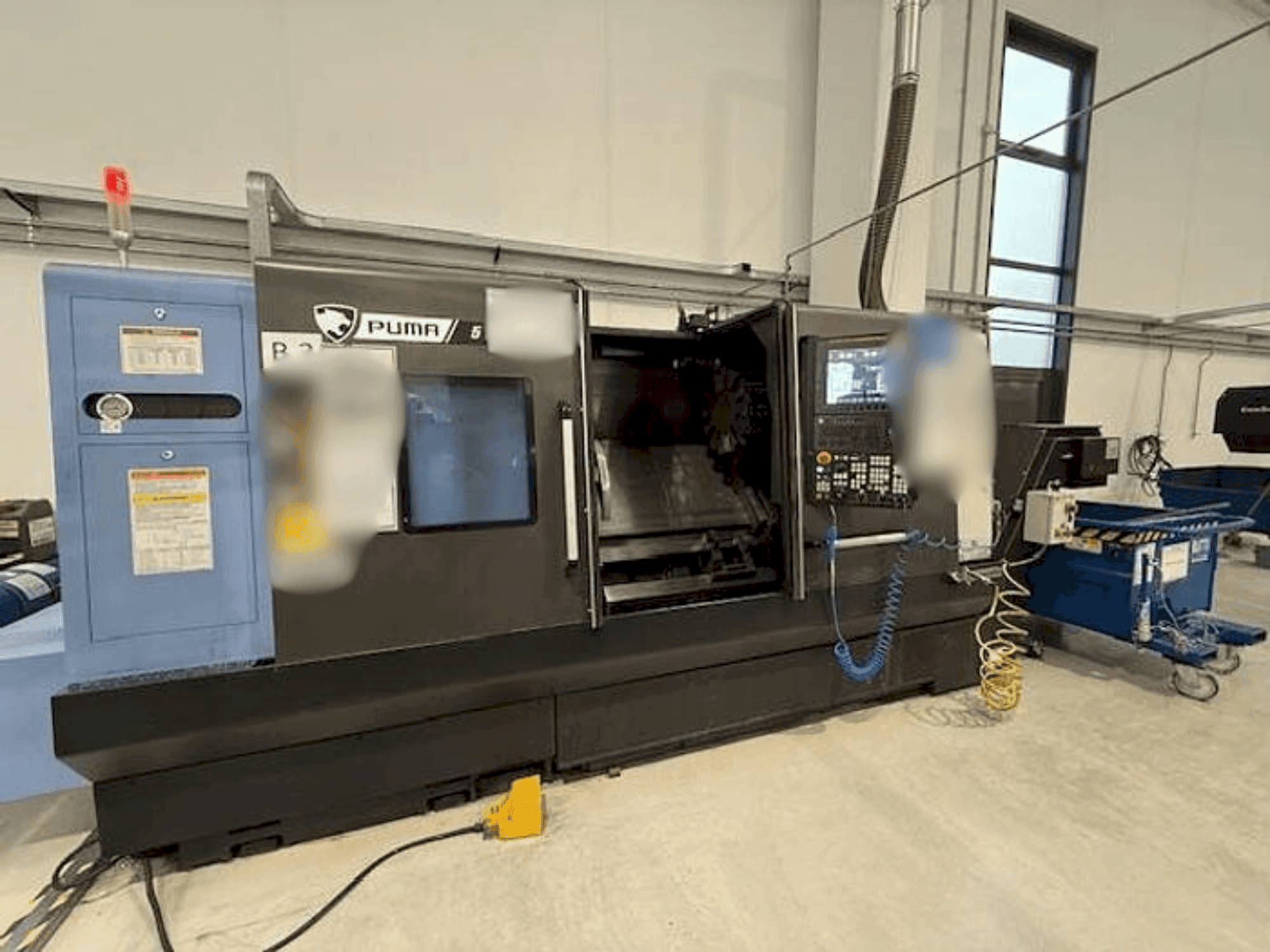 Prikaz stroja DOOSAN PUMA 5100A sprijeda