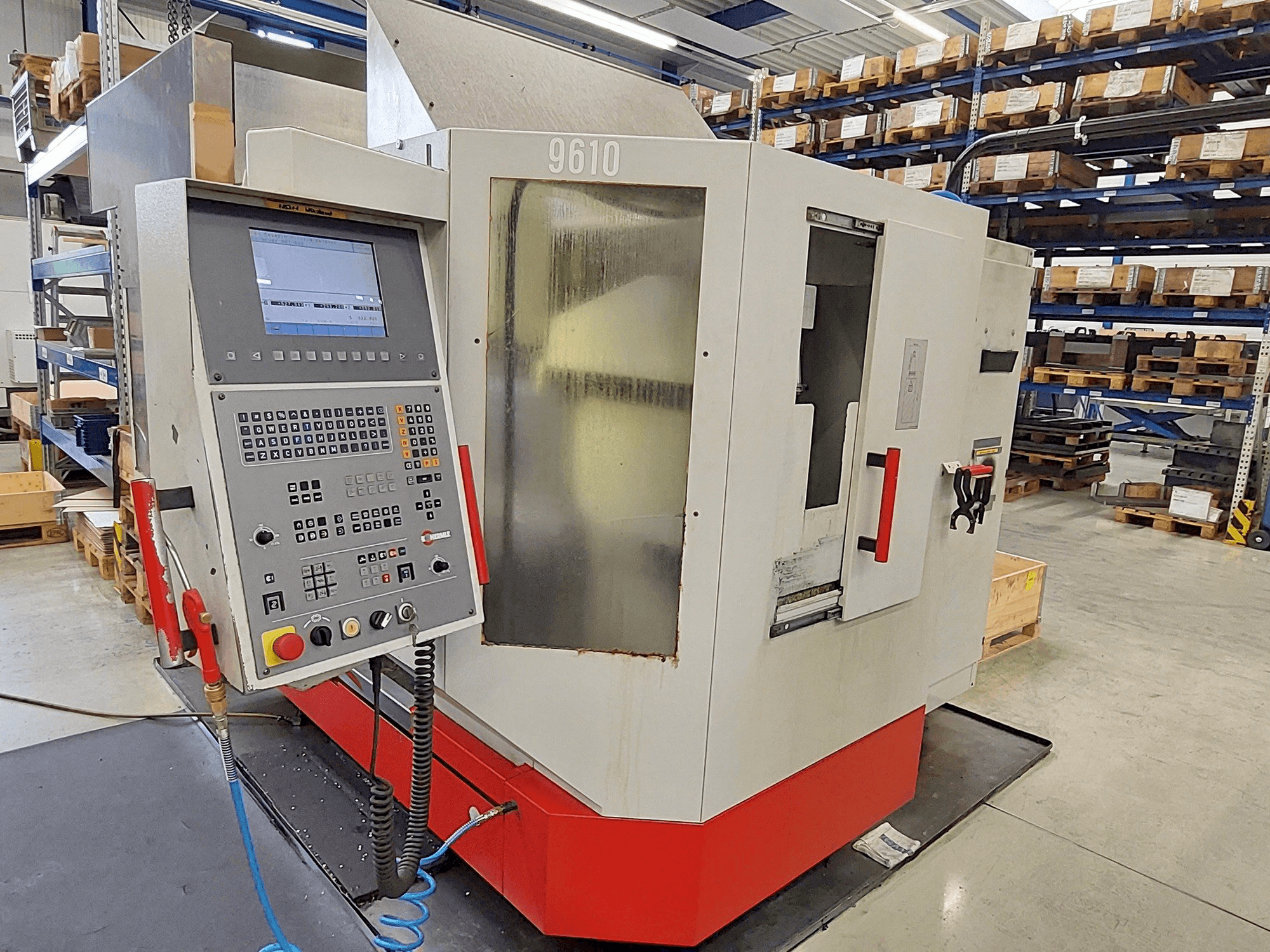 Prikaz stroja HERMLE U 630 T sprijeda