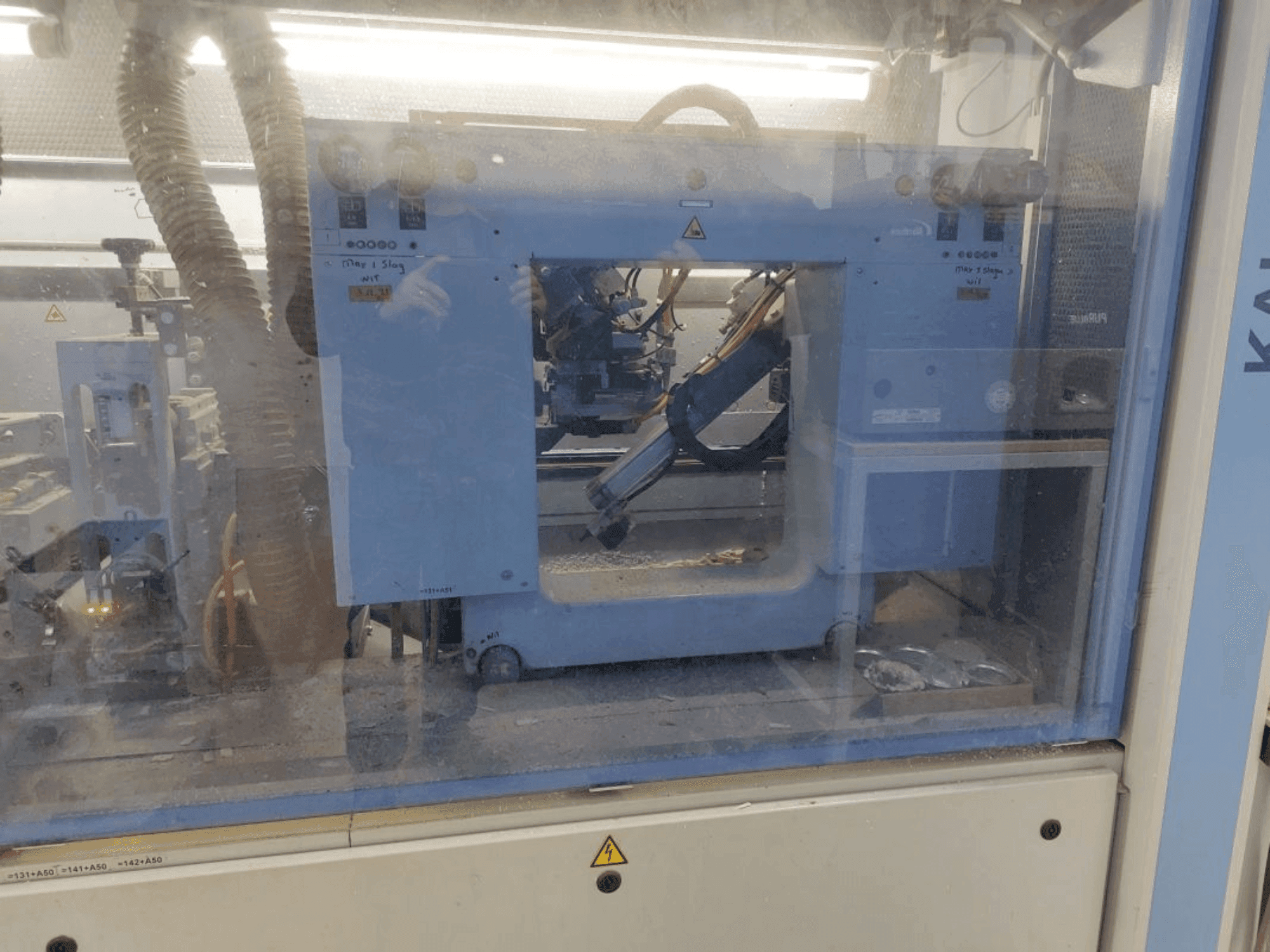 Prikaz stroja HOMAG KAL 330/9/A6/L sprijeda