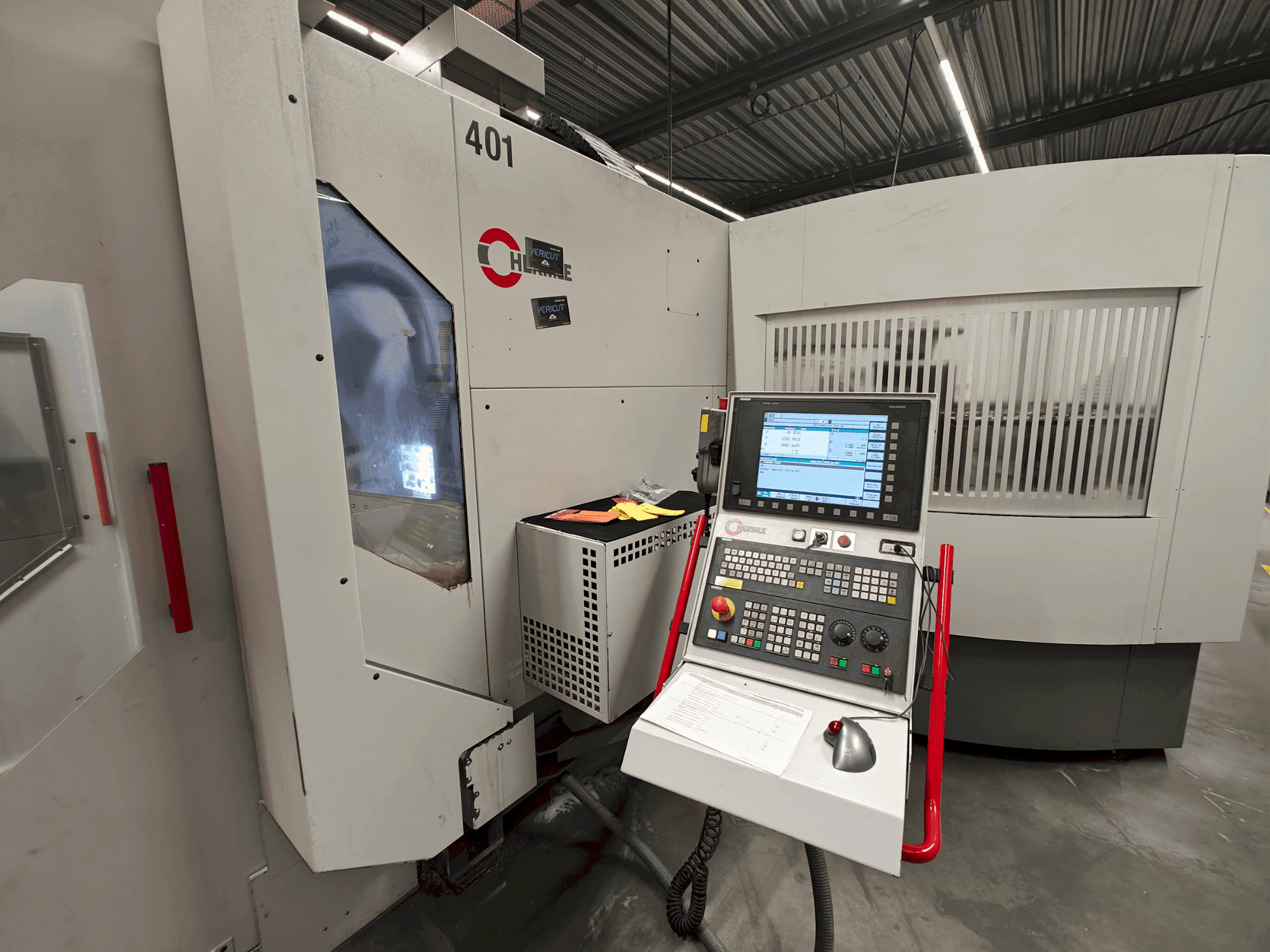 Prikaz stroja HERMLE C 40 U sprijeda