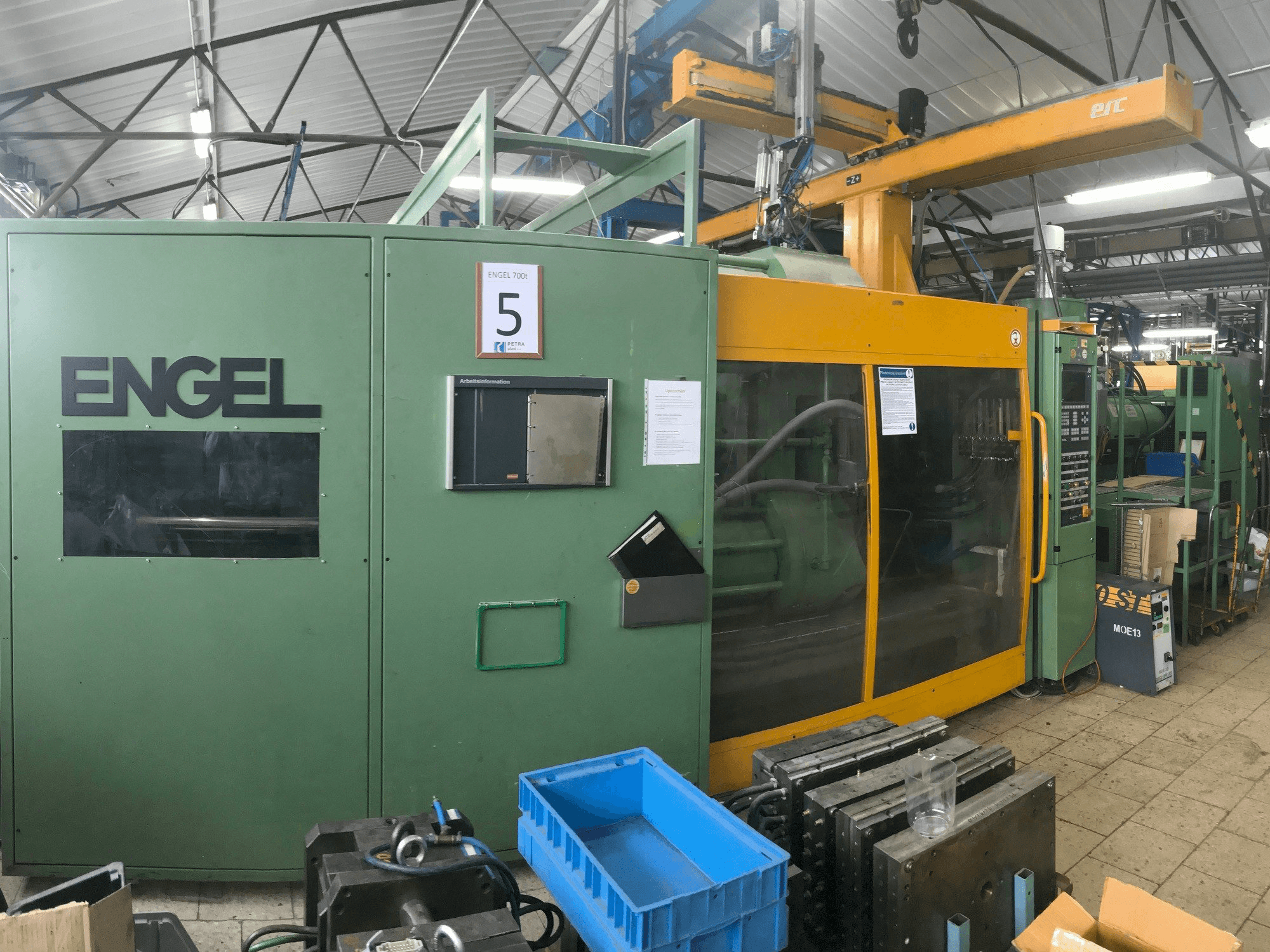 Prikaz stroja ENGEL ES 2550/700 DUO sprijeda