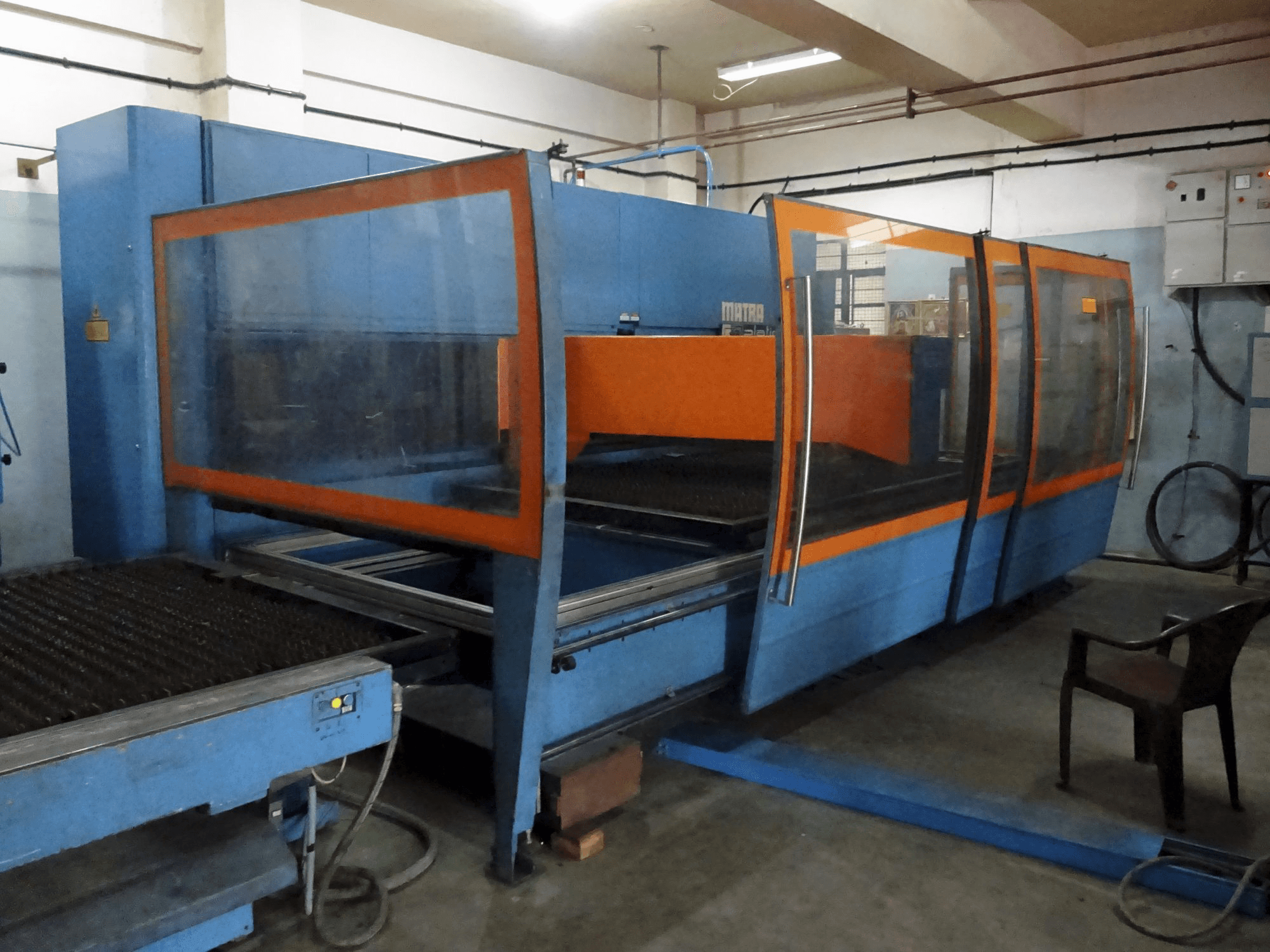 Prikaz stroja Prima Power Platino 1530 slijeva