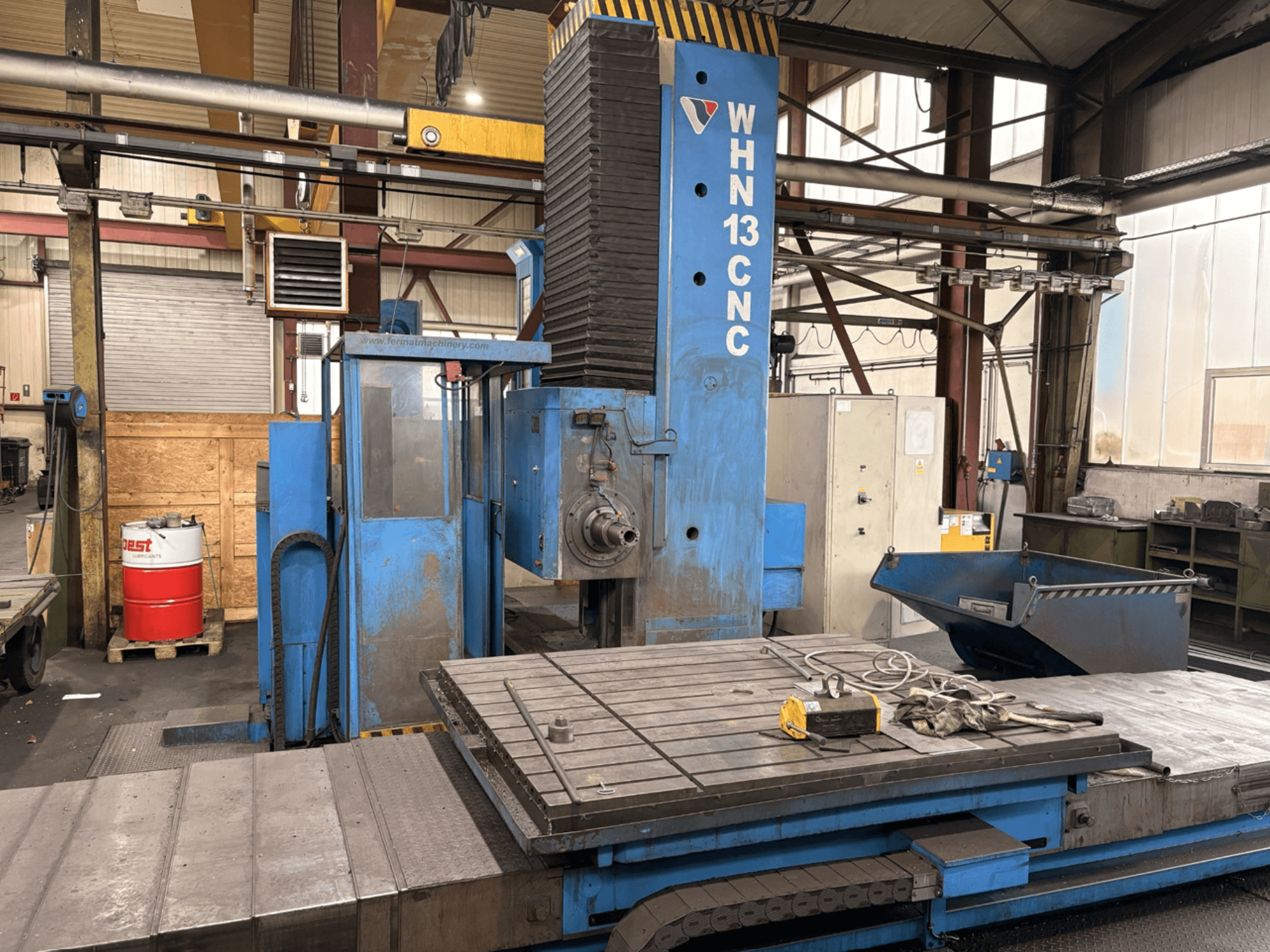FERMAT WHN 13.8 CNC horizontalni obradni centar, prednji pogled s upravljačkom pločom, radnim stolom i detaljima industrijske postavke.
