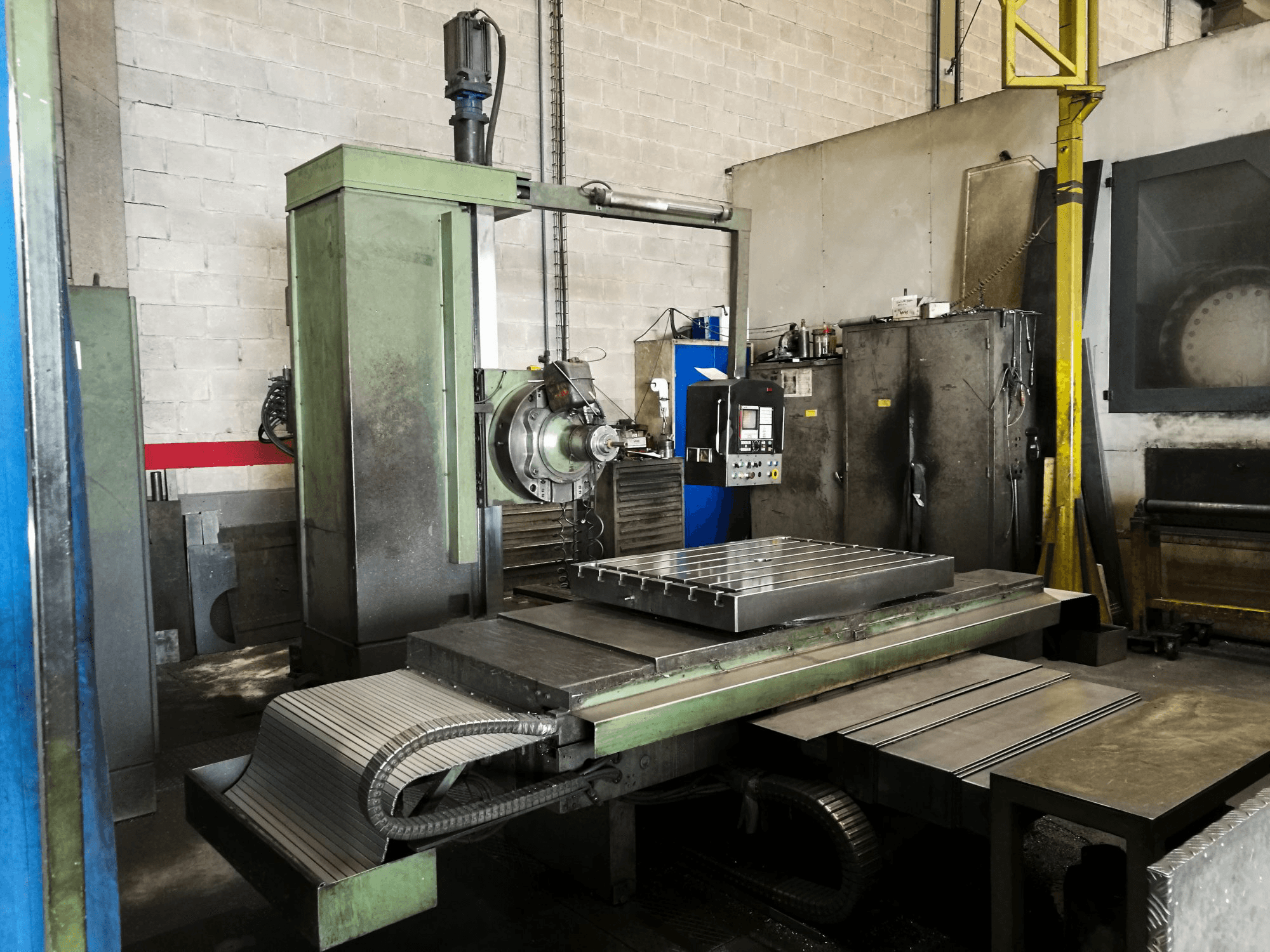 Prikaz stroja PEGARD AF8 slijeva