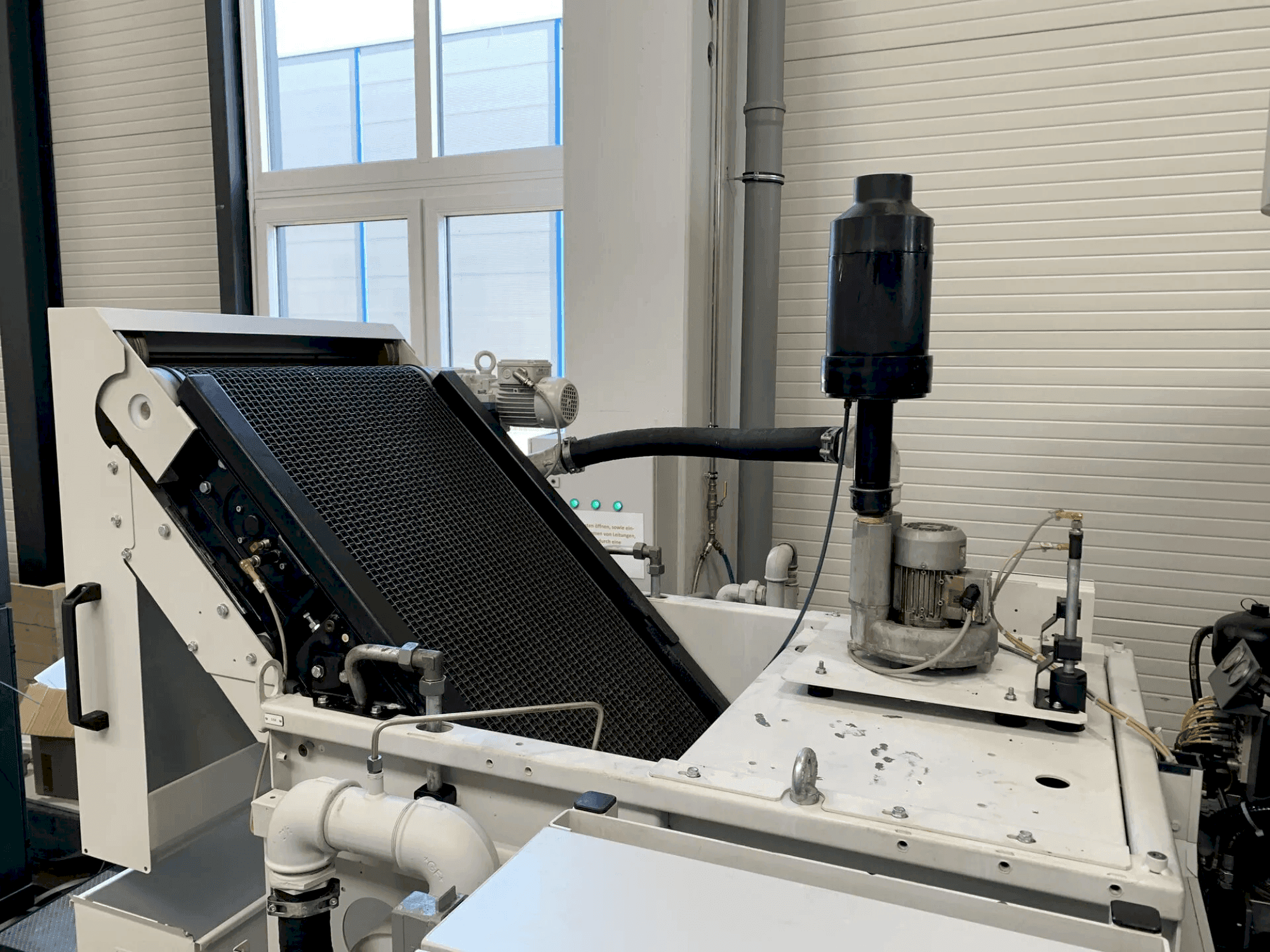 Prikaz stroja CHIRON FZ 15K S FA sprijeda