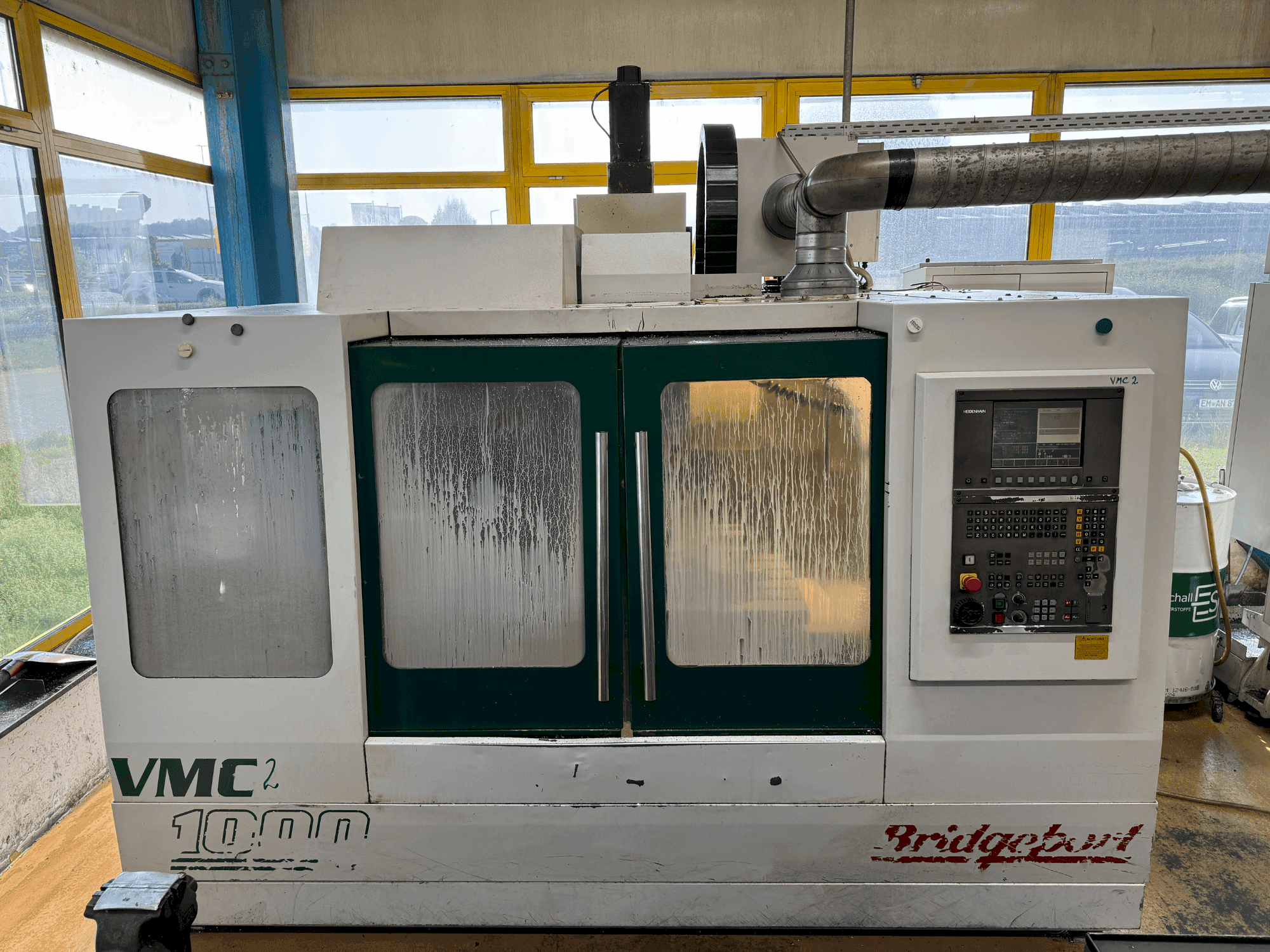 Prikaz stroja Bridgeport VMC 1000/22 sprijeda