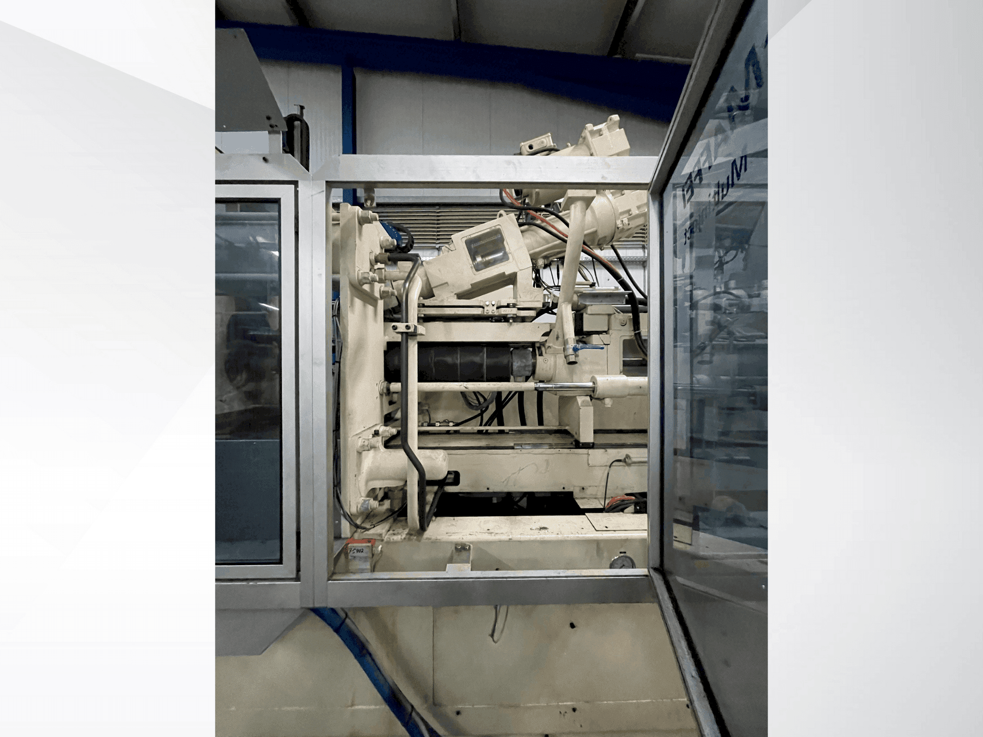 Prikaz stroja Krauss Maffei 300-1400-390-3-CZ sprijeda