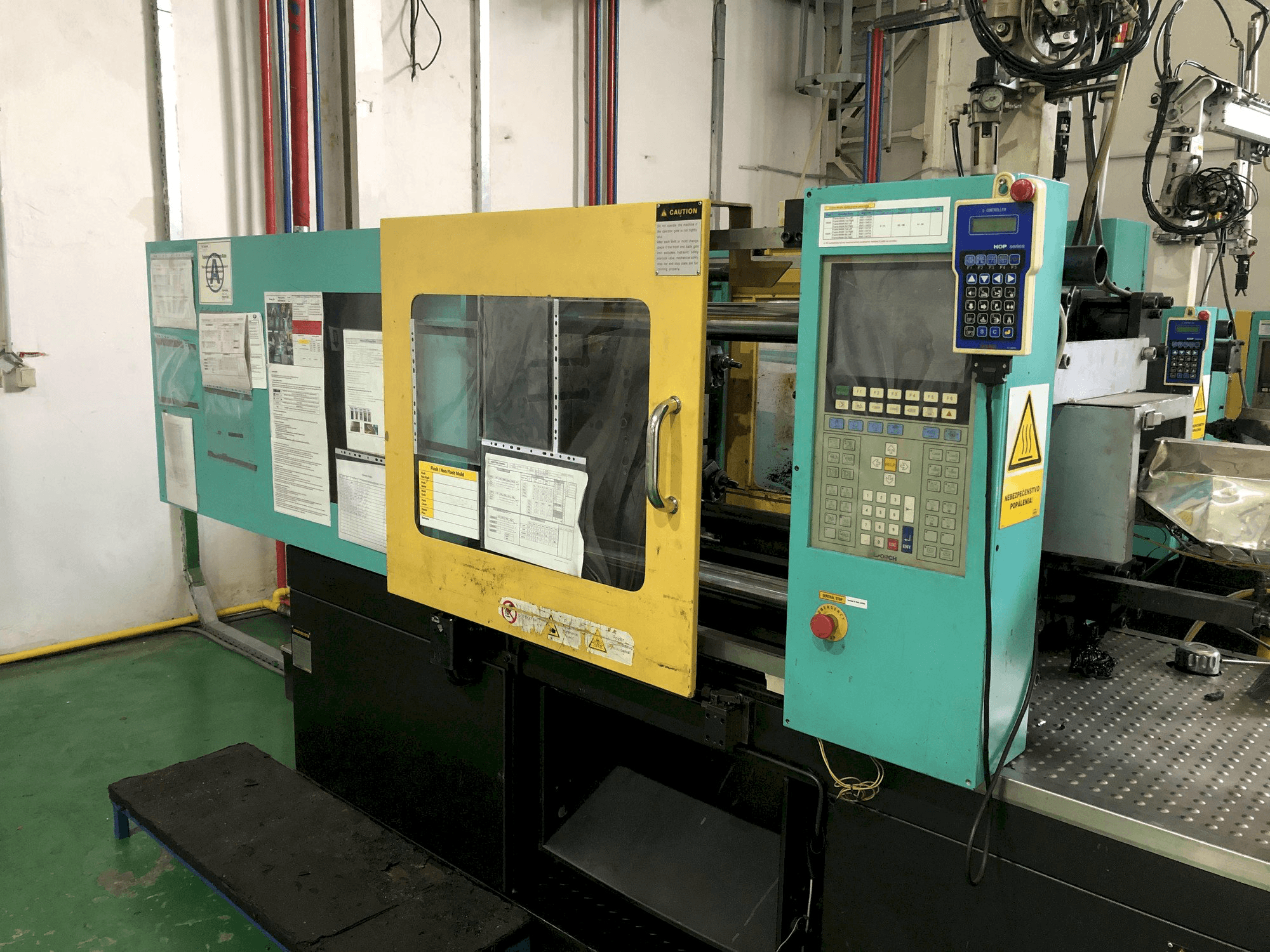 Prikaz stroja Hyundai K-150V sprijeda