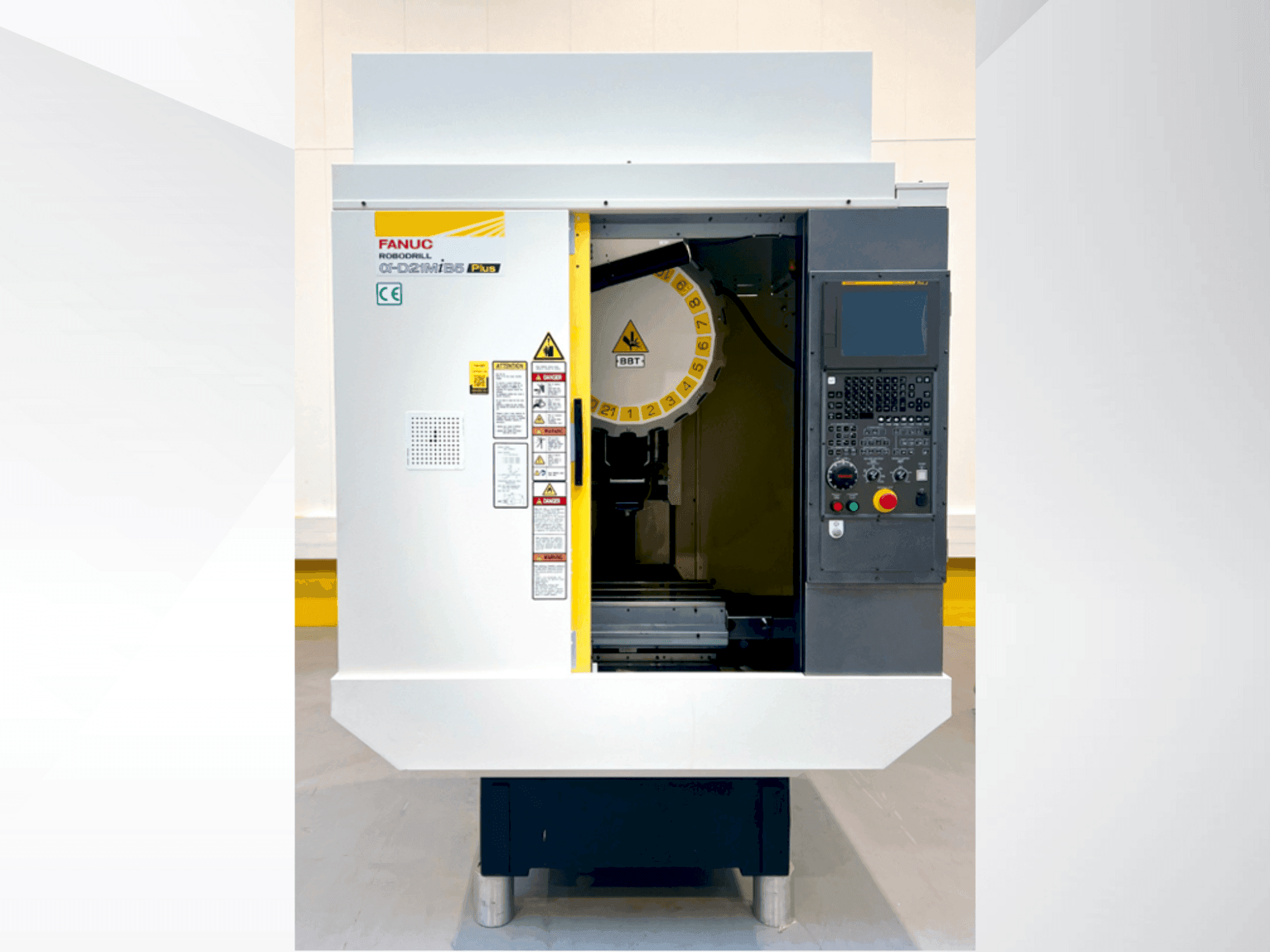 Prikaz stroja FANUC ROBODRILL α-D21MiB5 Plus sprijeda