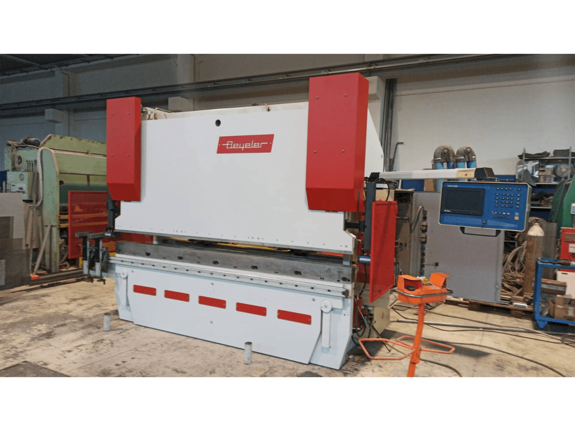 Prikaz stroja BEYELER PR8 sprijeda