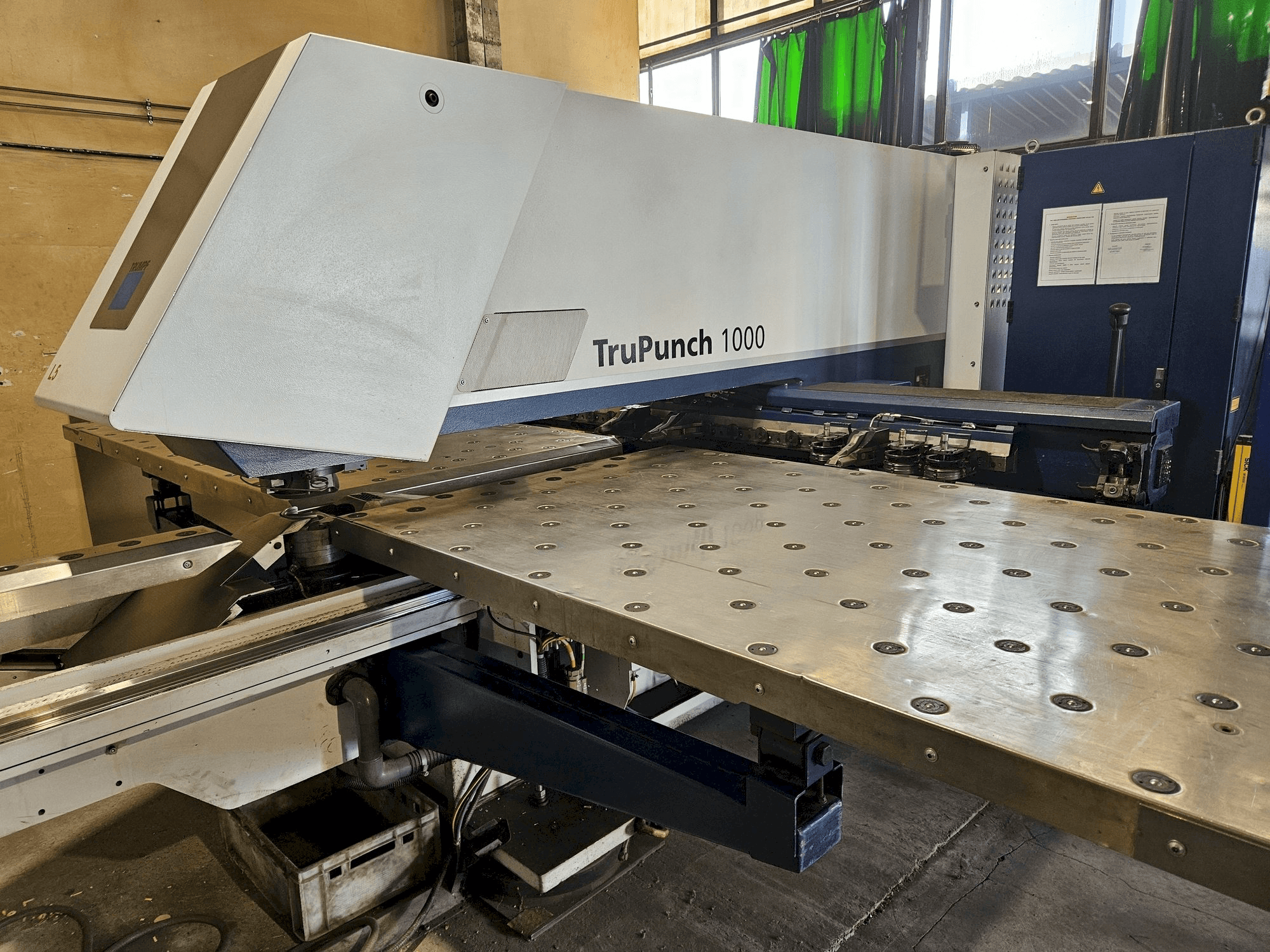 Prikaz stroja Trumpf TruPunch 1000 sprijeda