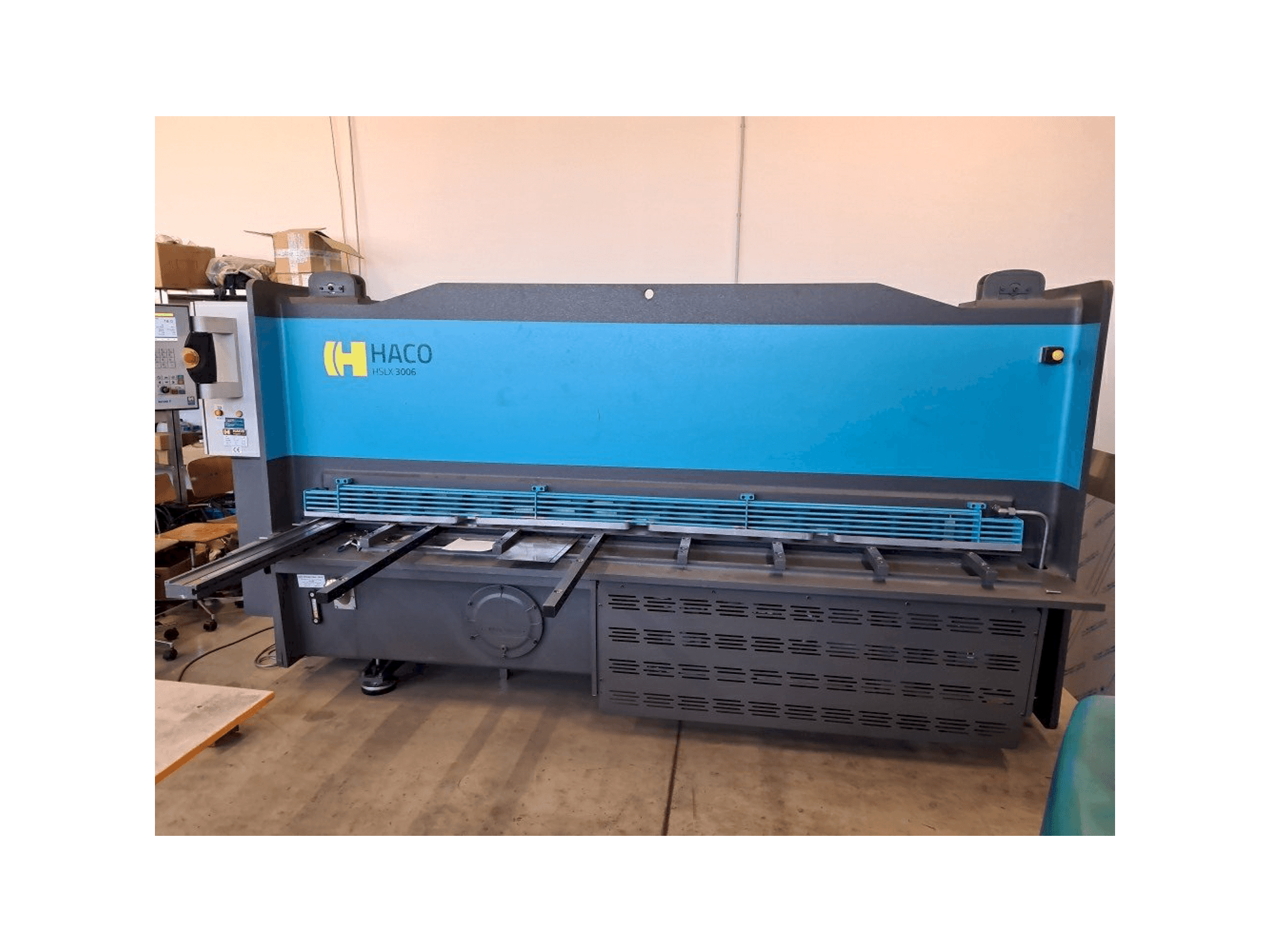 Prikaz stroja HACO HSLX 3006 sprijeda