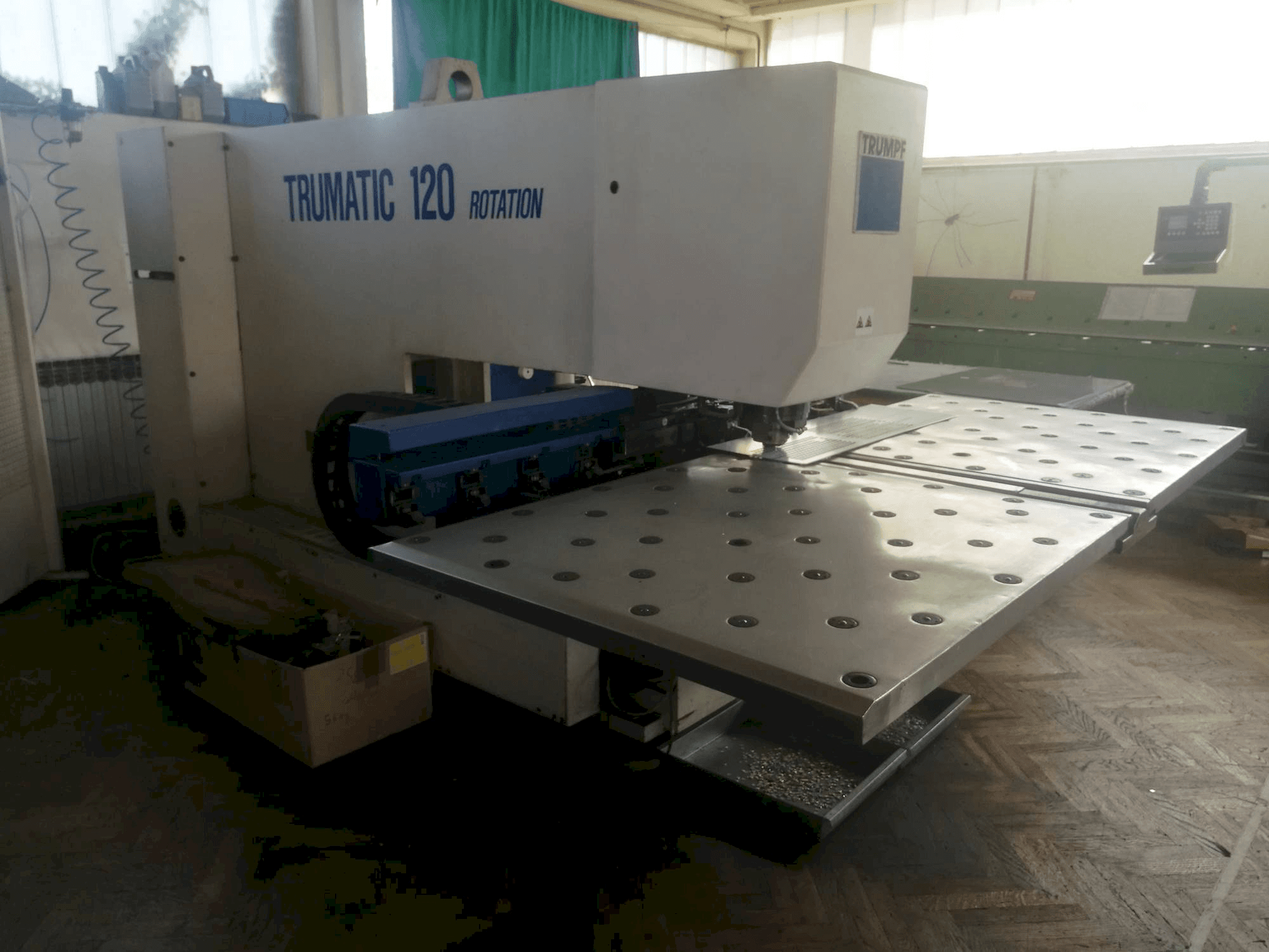Prikaz stroja Trumpf Trumatic 120R sprijeda