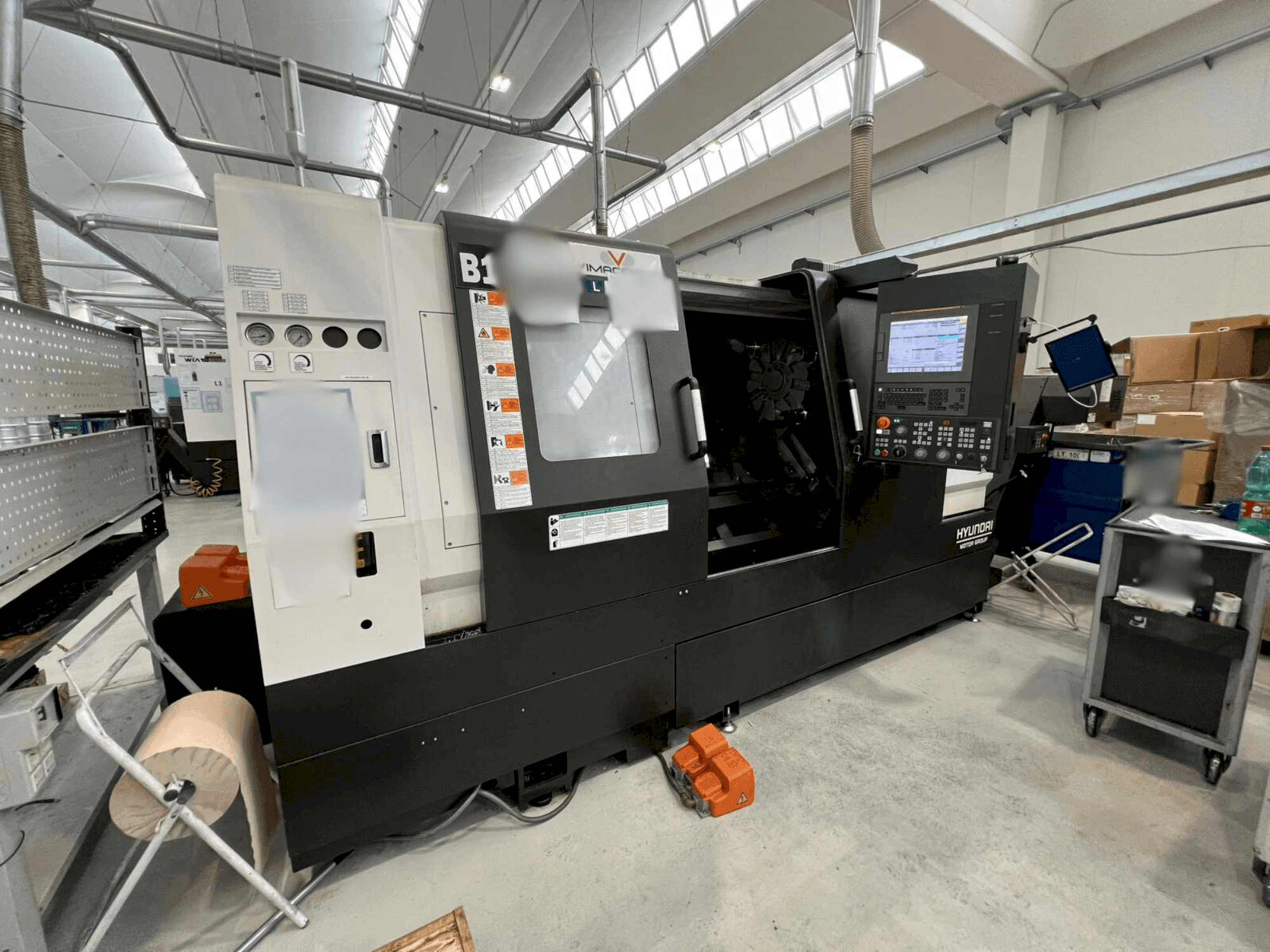 Prikaz stroja Hyundai Wia L400C sprijeda