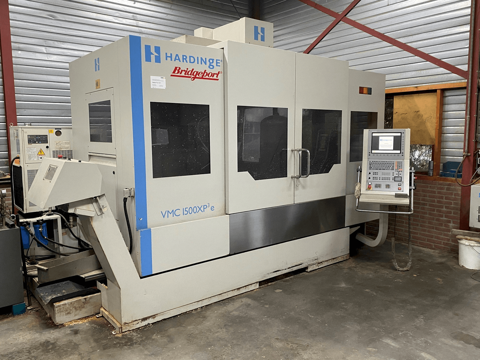 Prikaz stroja Bridgeport VMC 1500XP sprijeda