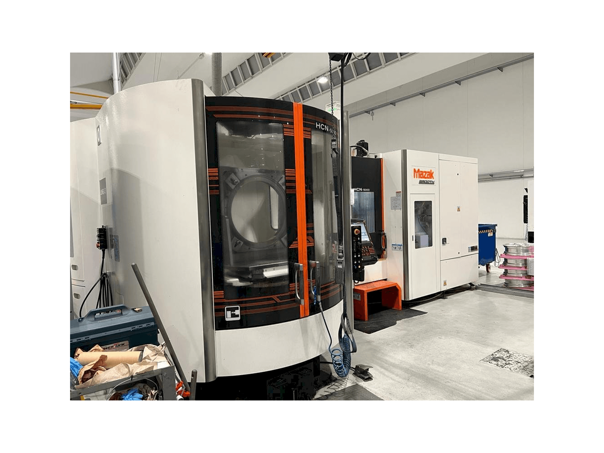 Prikaz stroja Mazak HCN-5000 sprijeda