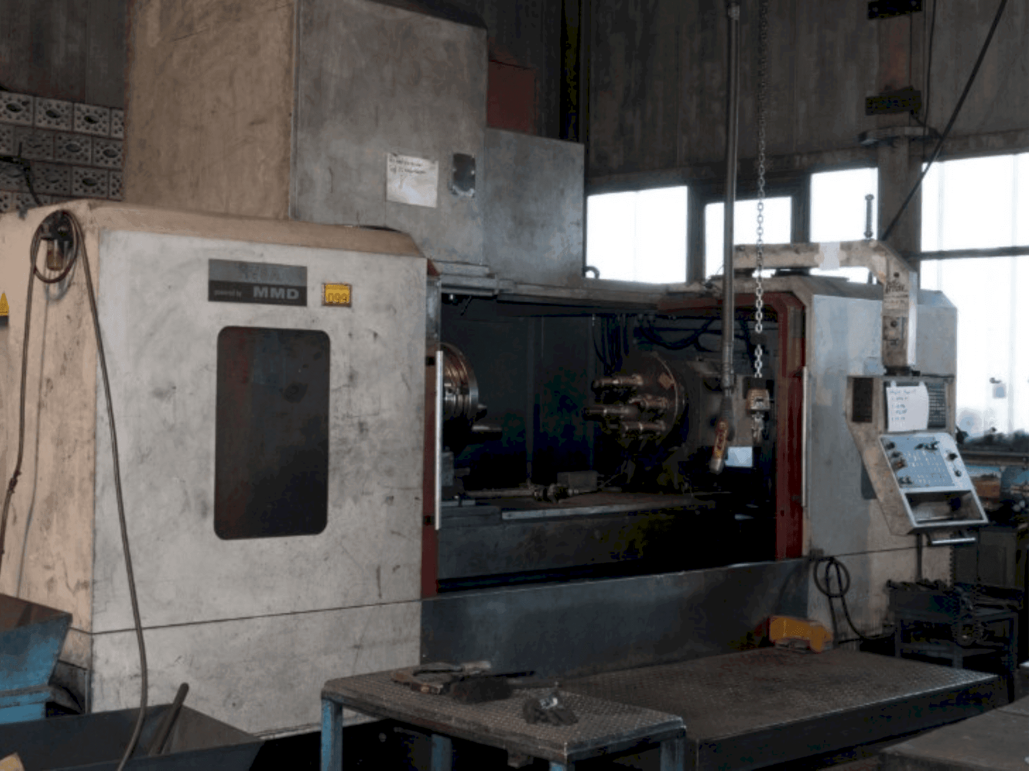 Prikaz stroja Akira Seiki MMD HV8A sprijeda