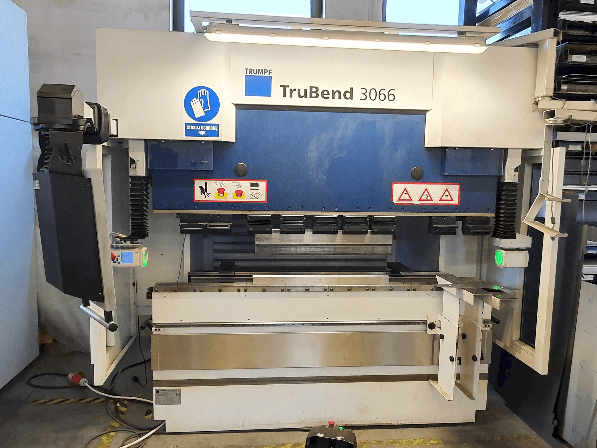 Prikaz stroja Trumpf TruBend 3066 sprijeda